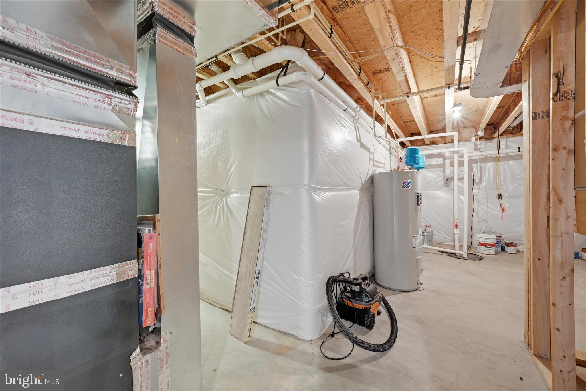 RAVEN POINTE - Residential