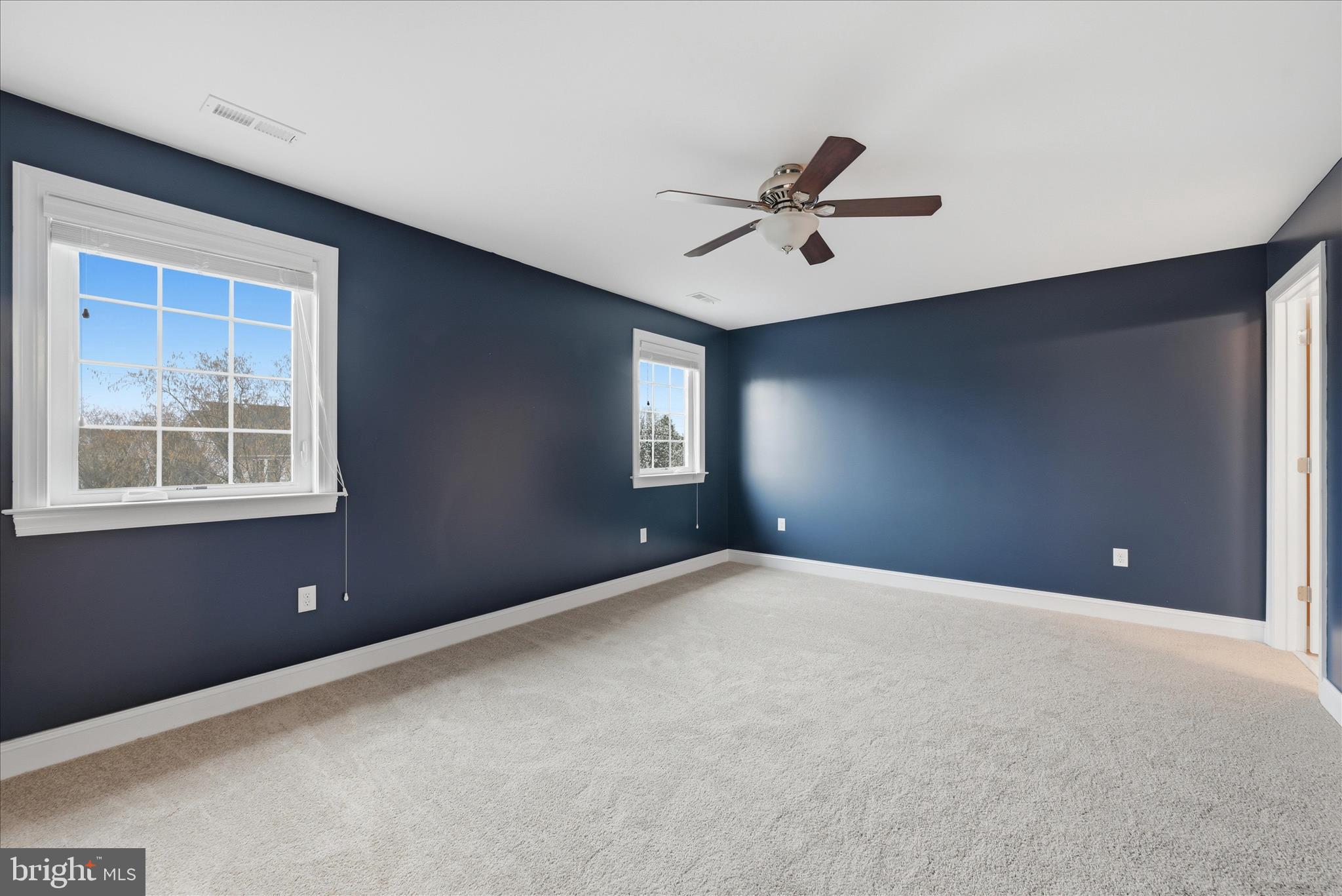 RAVEN POINTE - Residential