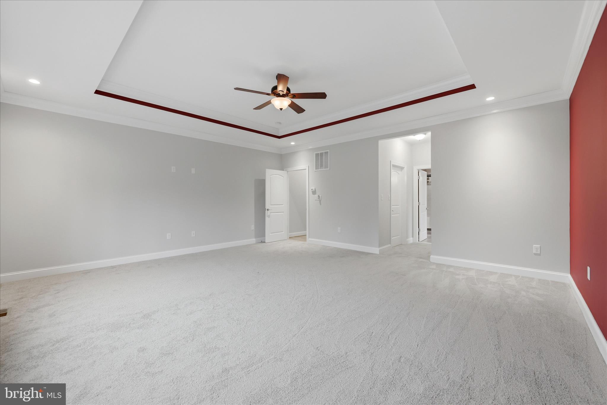 RAVEN POINTE - Residential