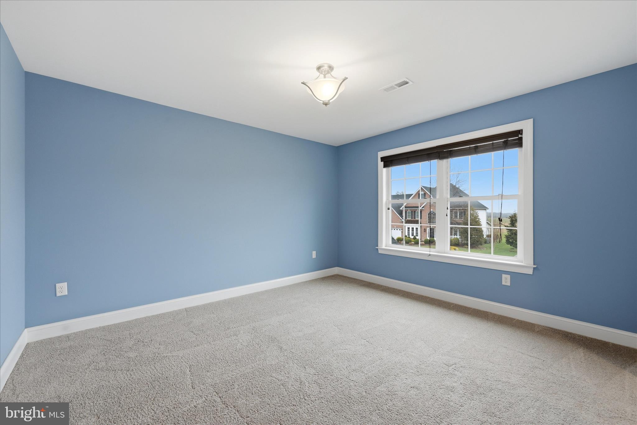 RAVEN POINTE - Residential