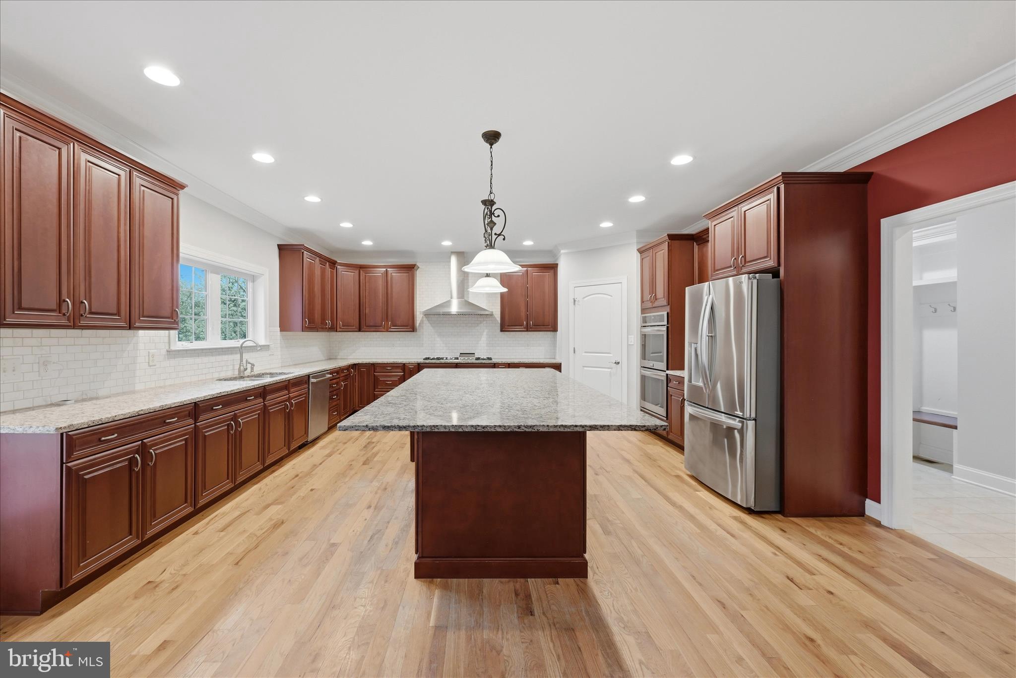 RAVEN POINTE - Residential