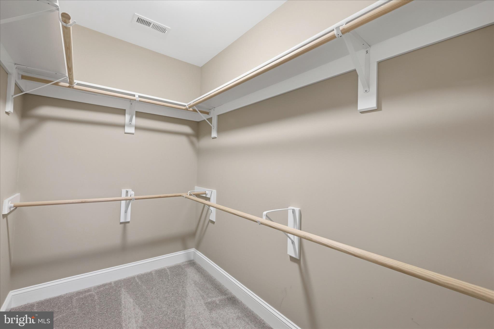 RAVEN POINTE - Residential