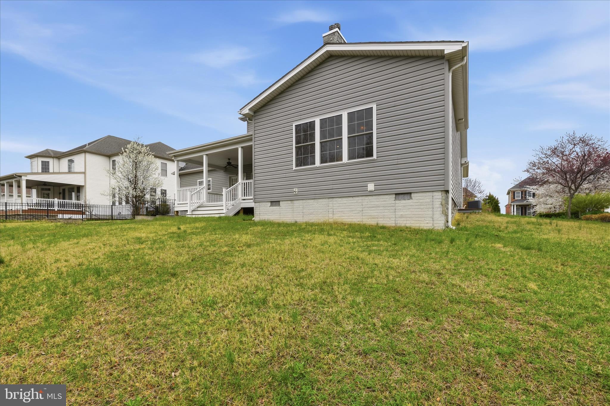 RAVEN POINTE - Residential