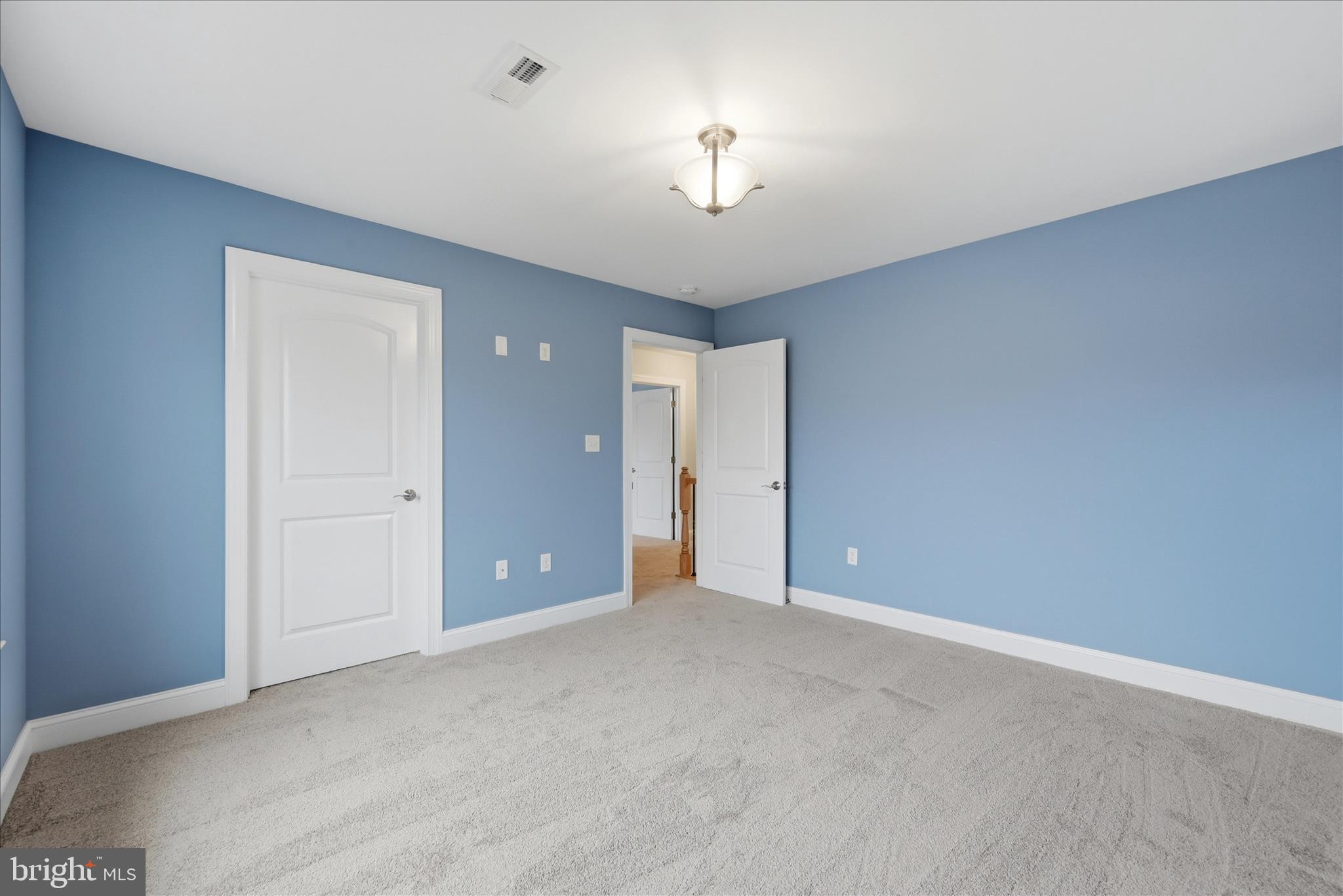 RAVEN POINTE - Residential