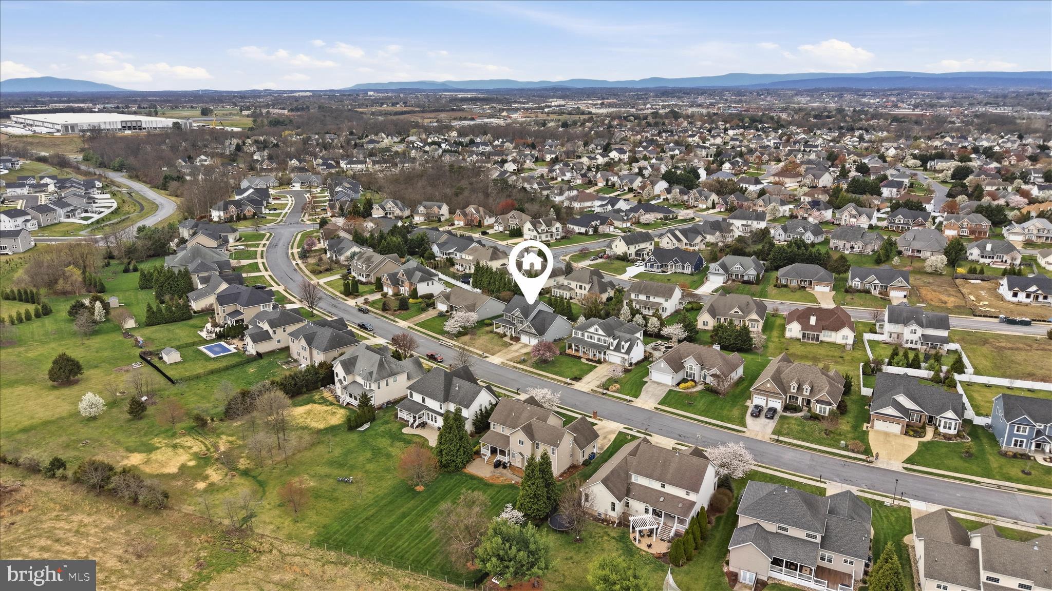 RAVEN POINTE - Residential