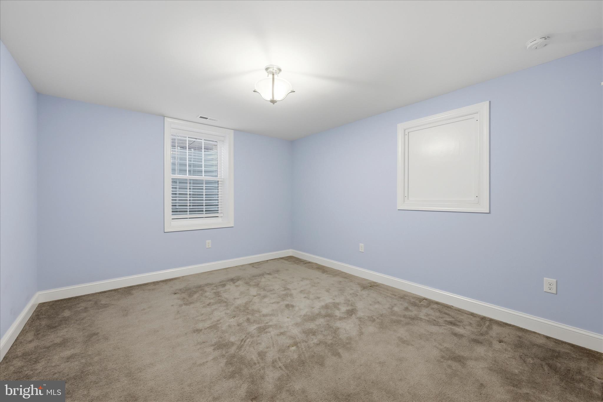 RAVEN POINTE - Residential