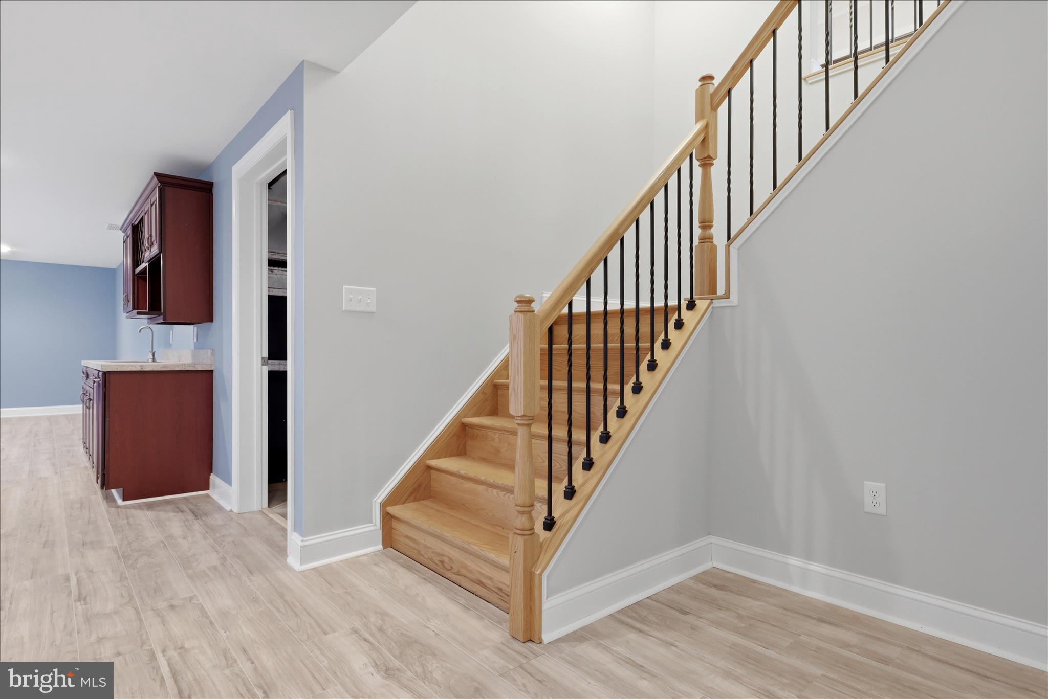 RAVEN POINTE - Residential