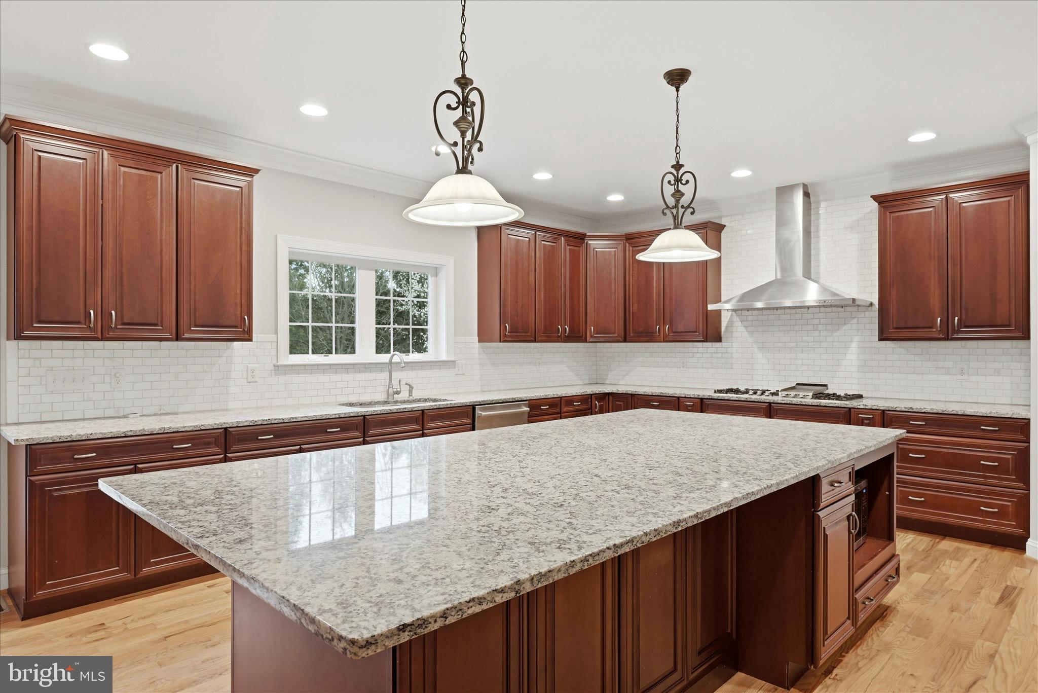 RAVEN POINTE - Residential