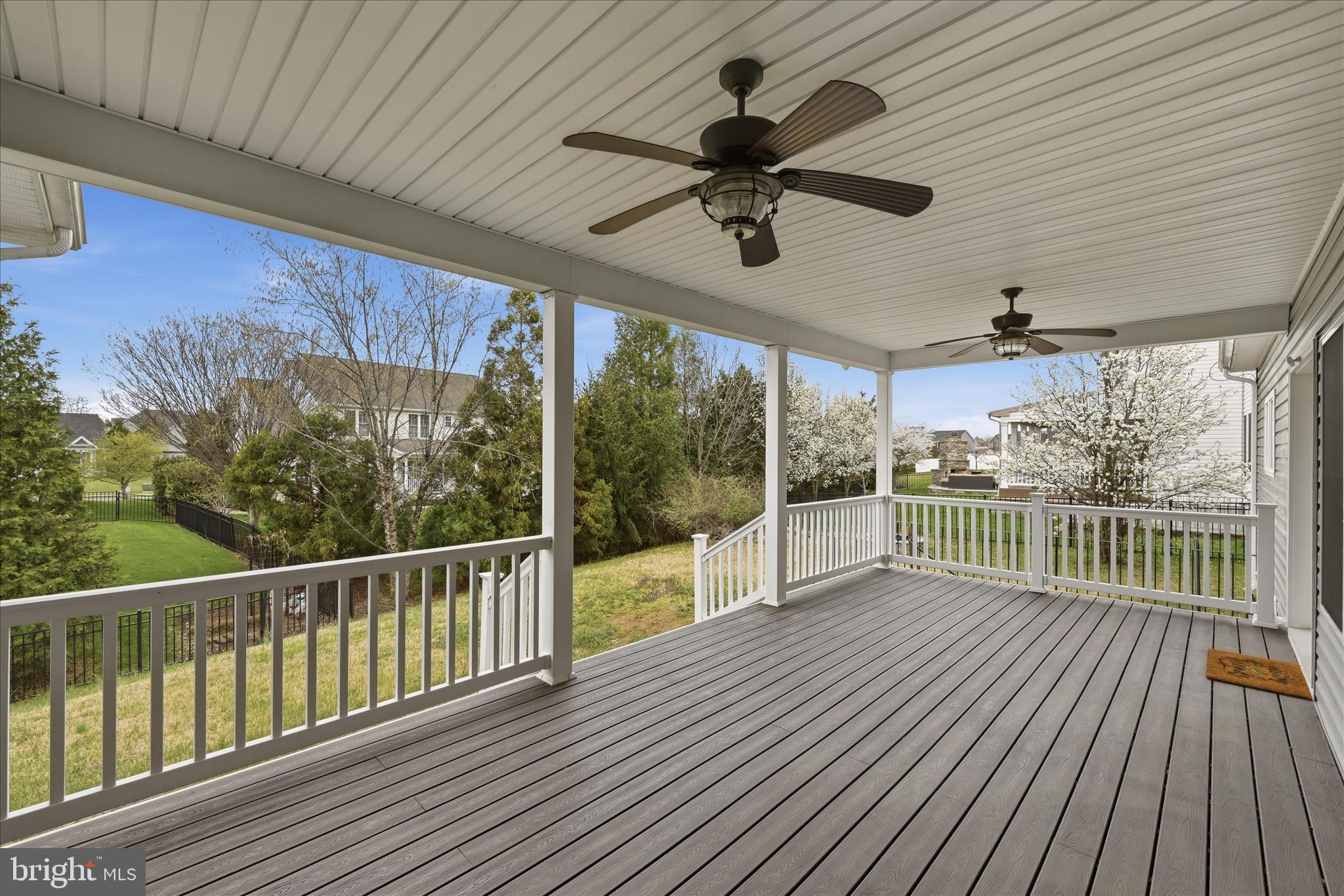 RAVEN POINTE - Residential