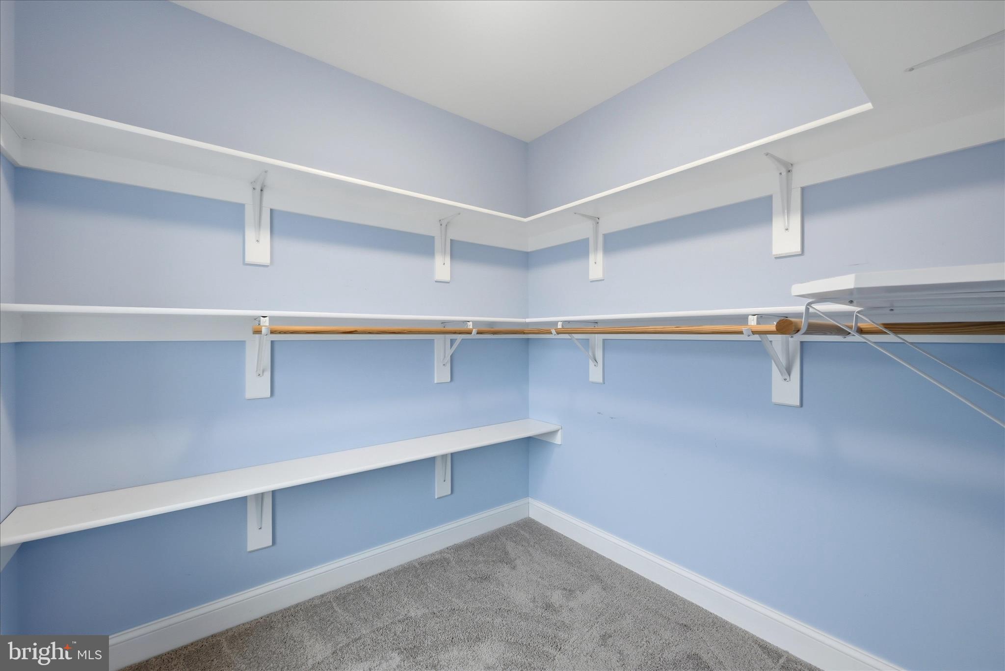 RAVEN POINTE - Residential