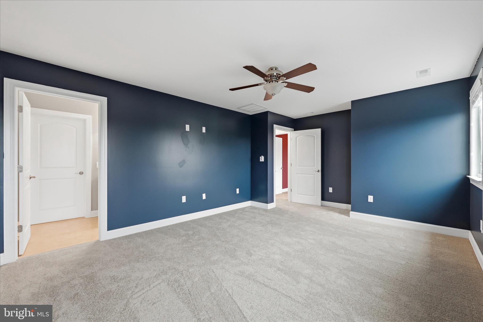 RAVEN POINTE - Residential