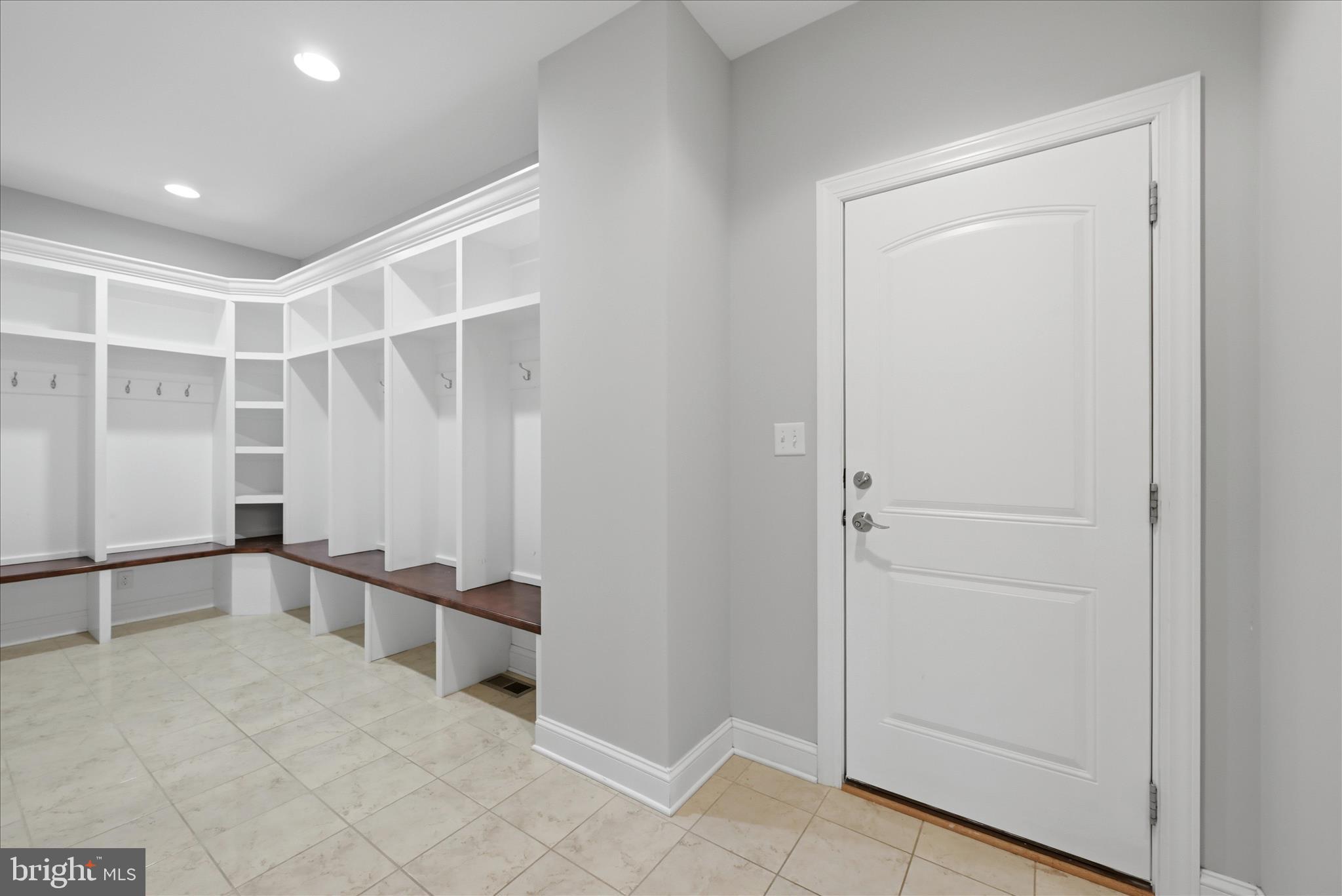 RAVEN POINTE - Residential