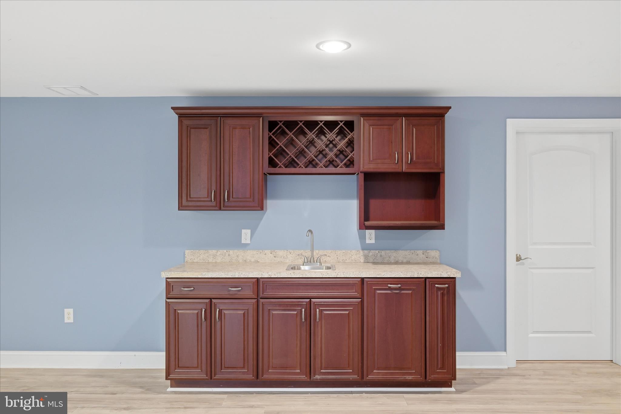 RAVEN POINTE - Residential