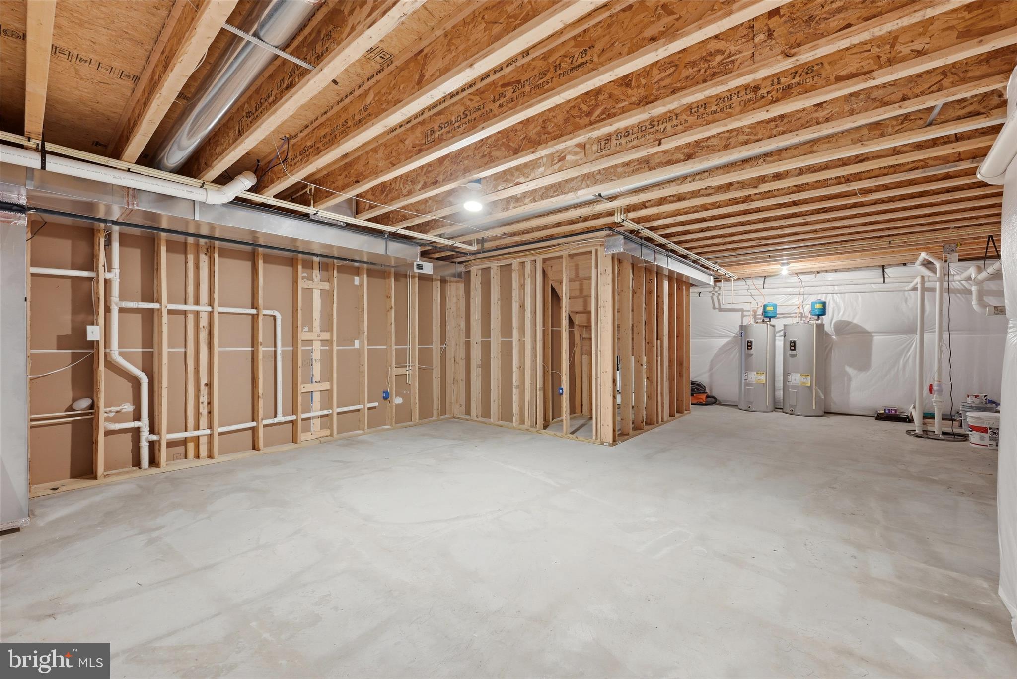 RAVEN POINTE - Residential