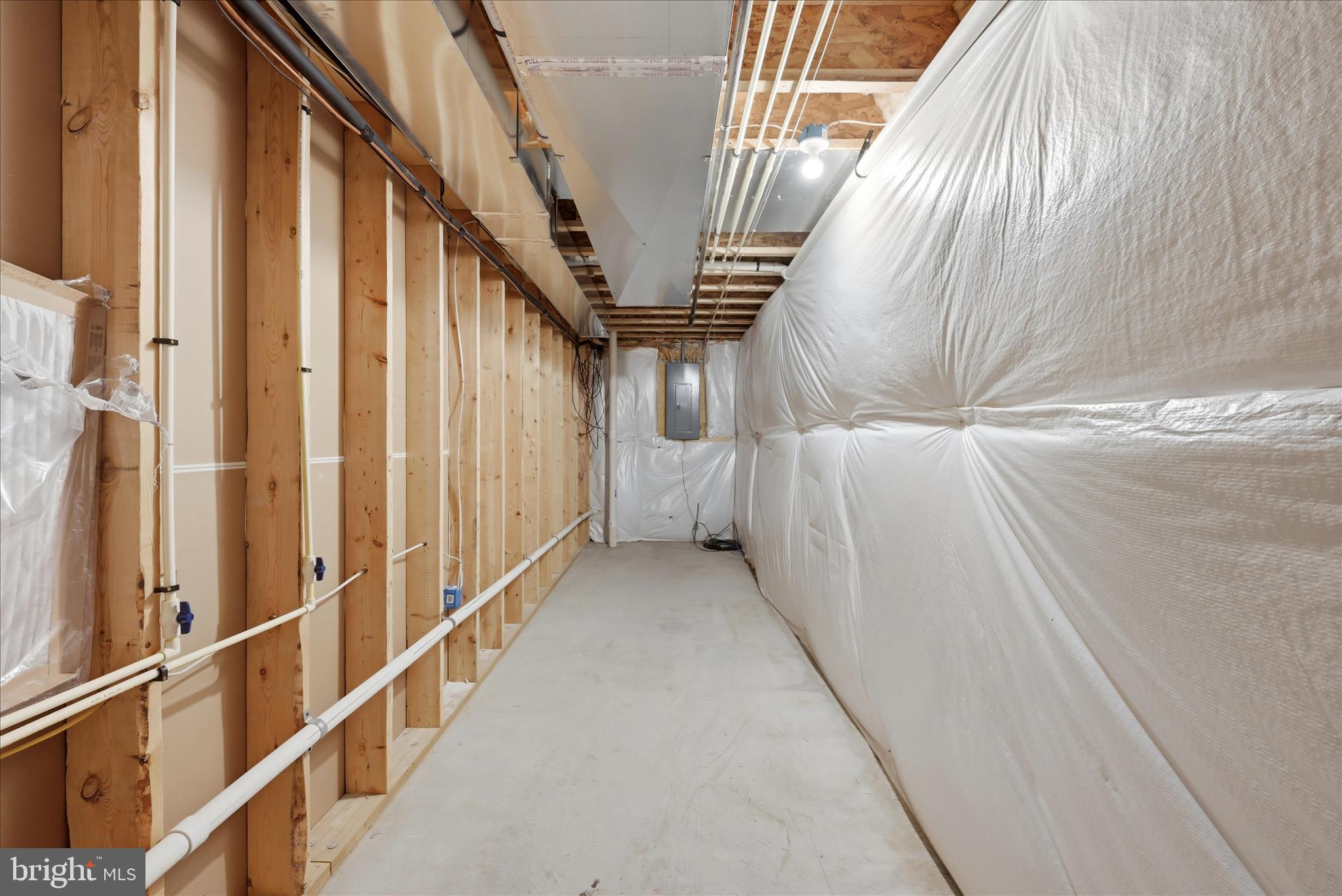 RAVEN POINTE - Residential