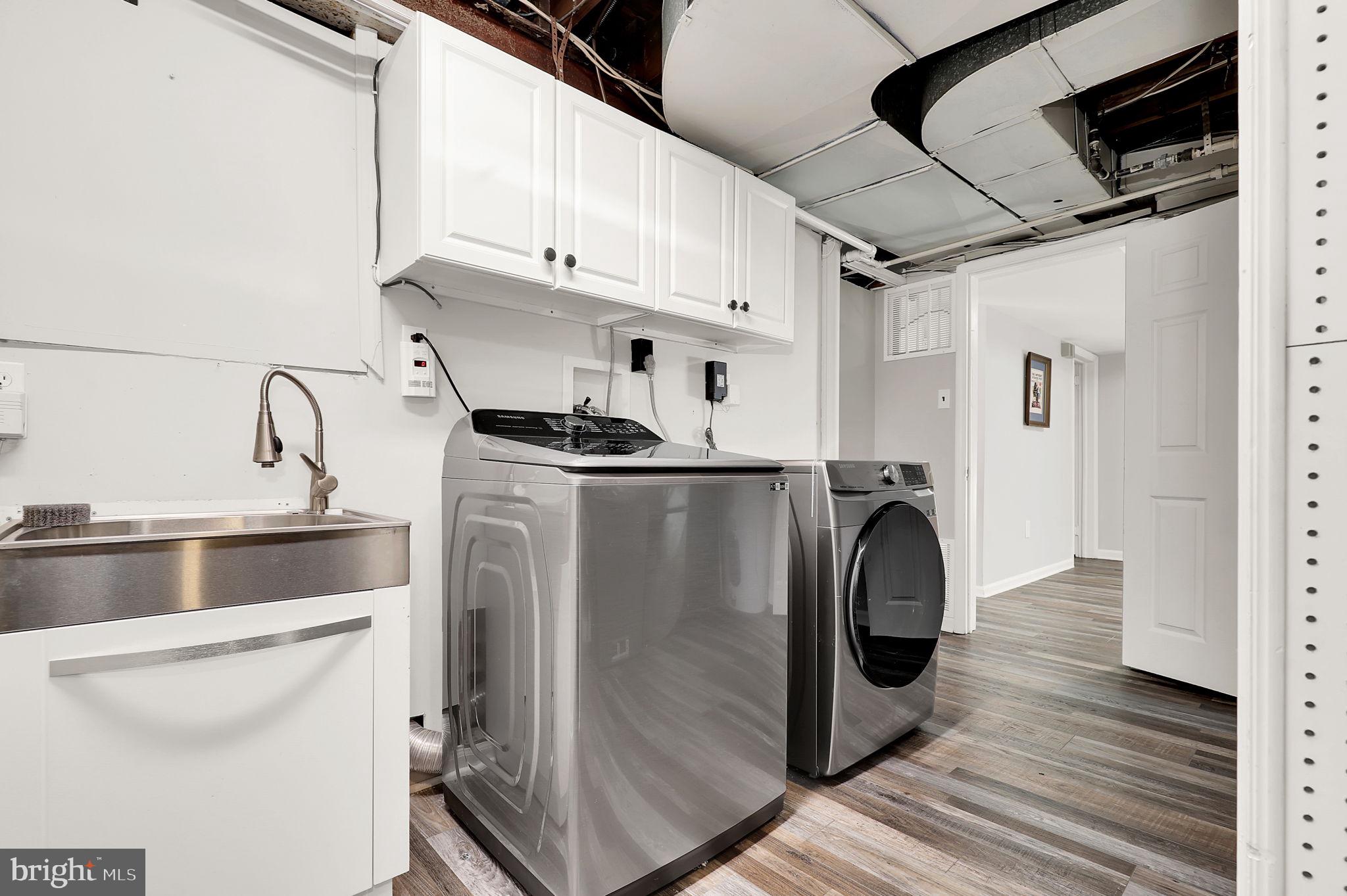 WILLIAMSBURG GARDENS - Residential