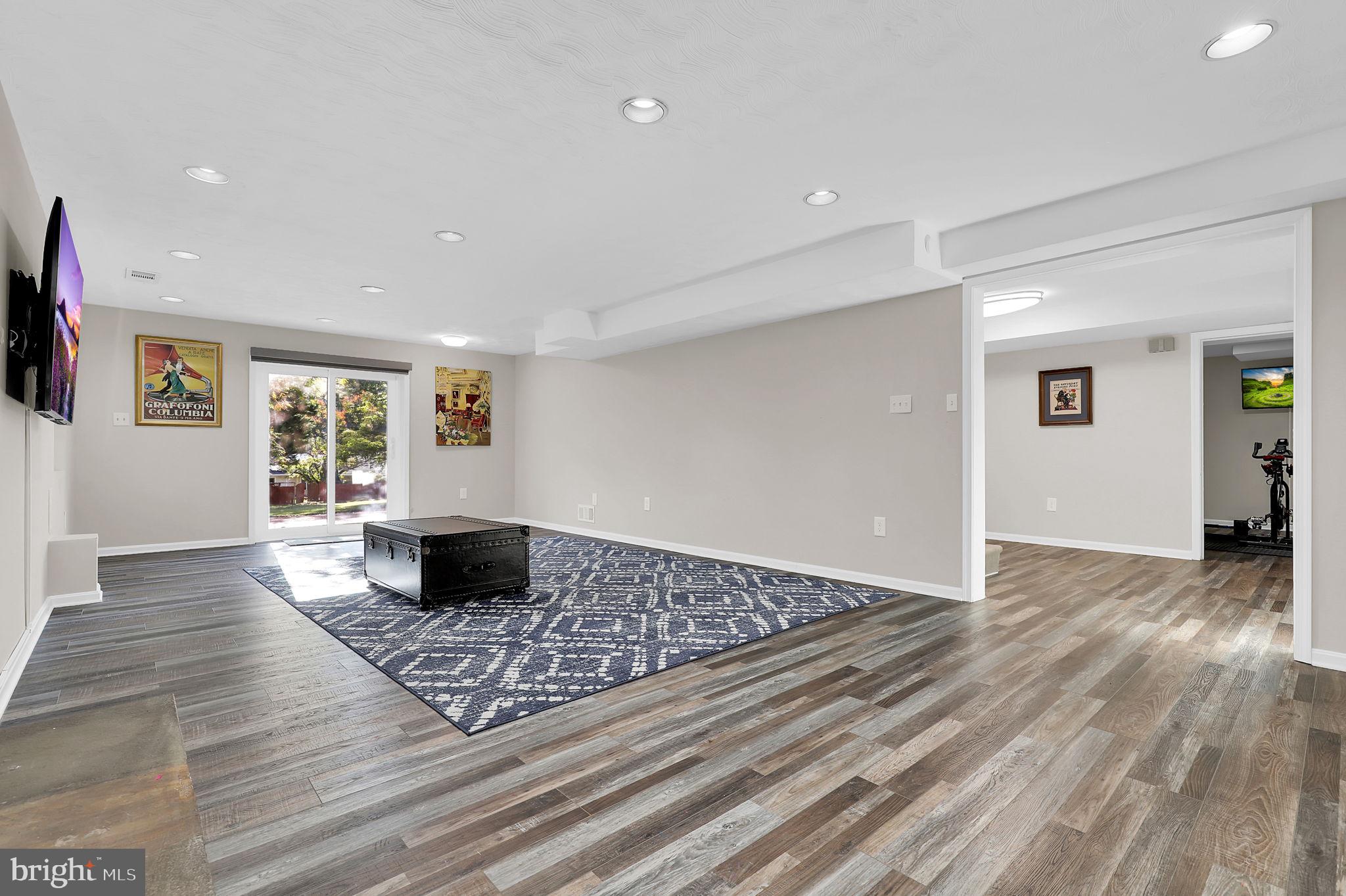 WILLIAMSBURG GARDENS - Residential