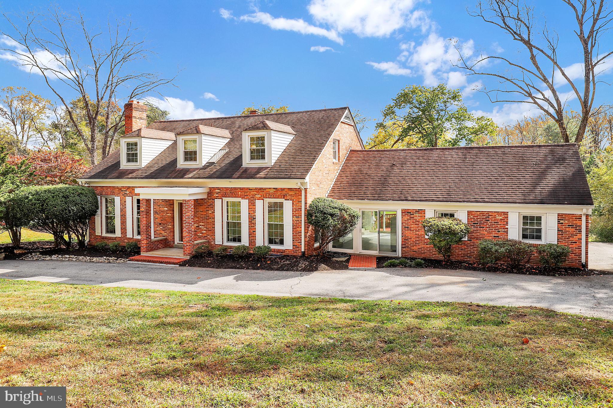 WILLIAMSBURG GARDENS - Residential