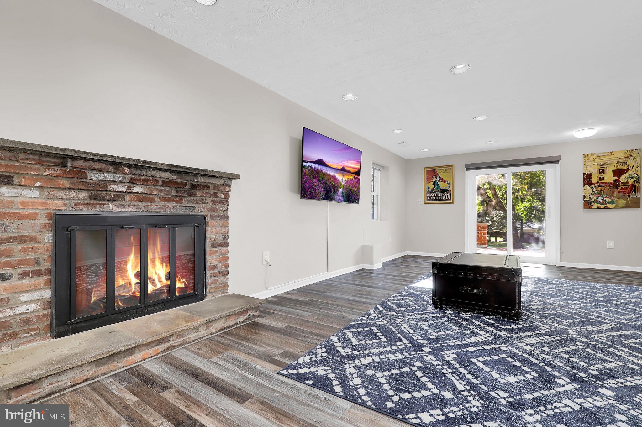 WILLIAMSBURG GARDENS - Residential