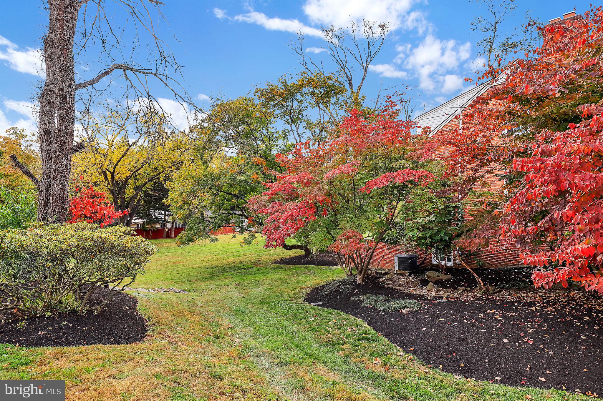 WILLIAMSBURG GARDENS - Residential
