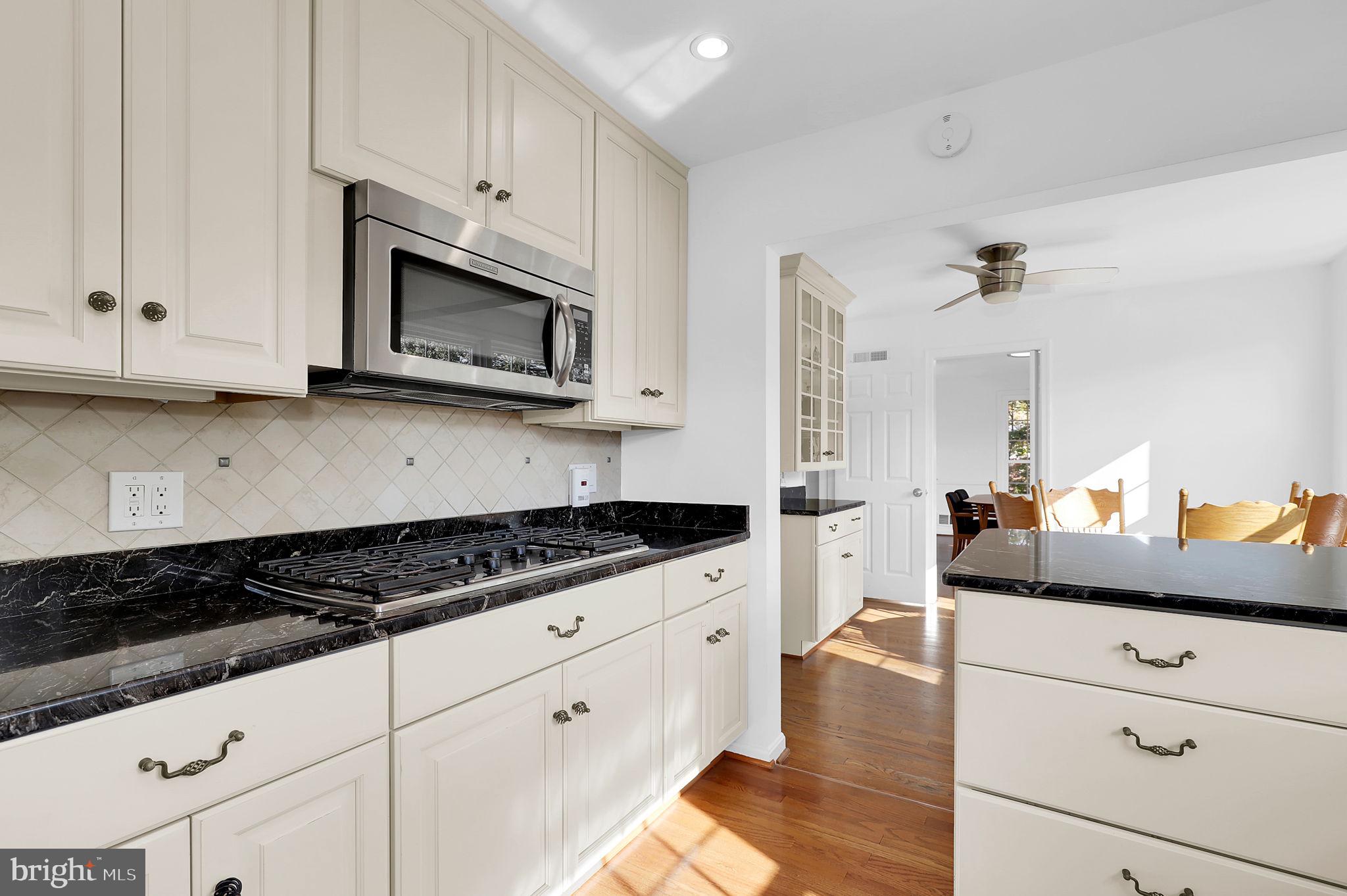 WILLIAMSBURG GARDENS - Residential