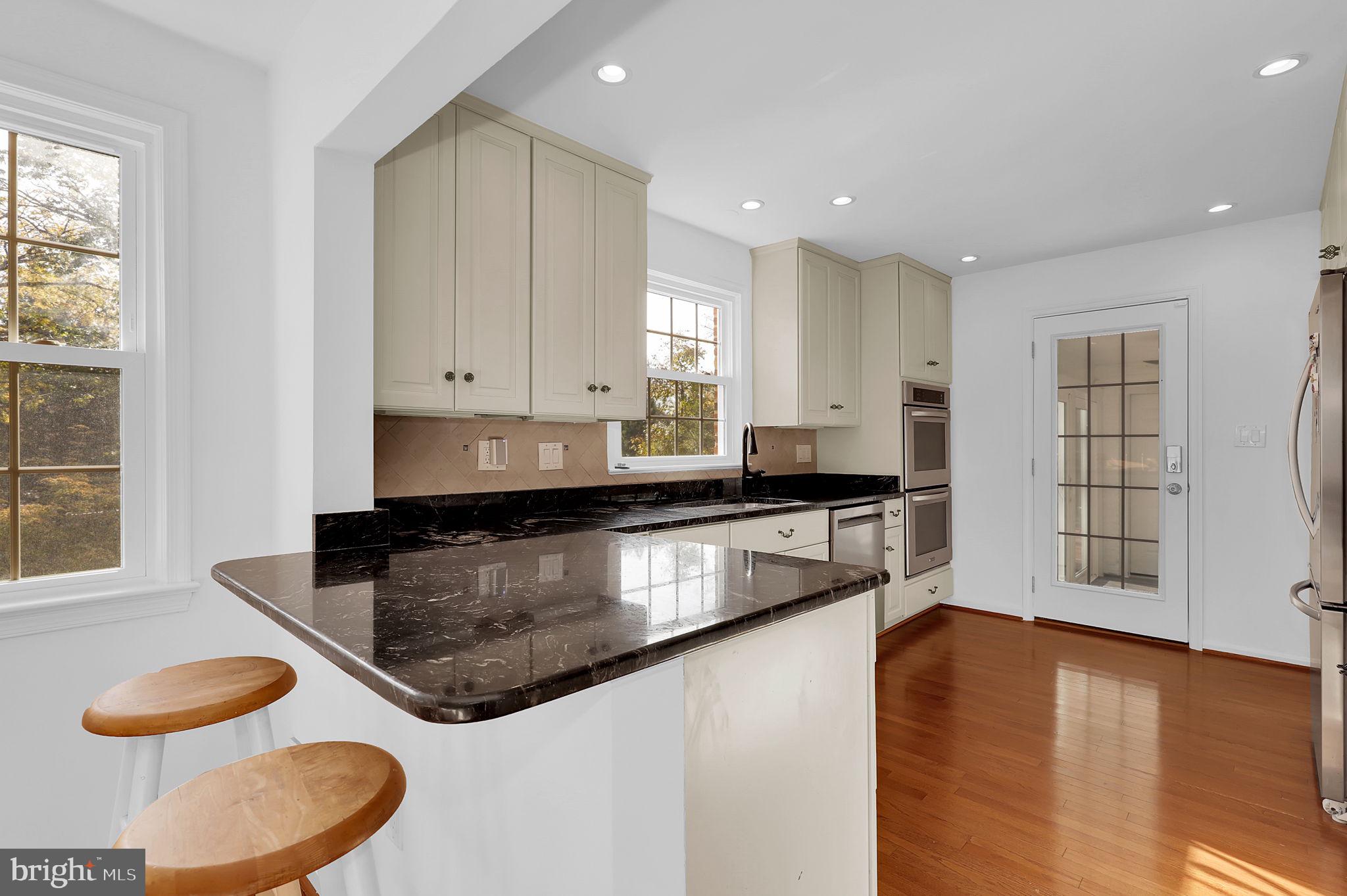 WILLIAMSBURG GARDENS - Residential