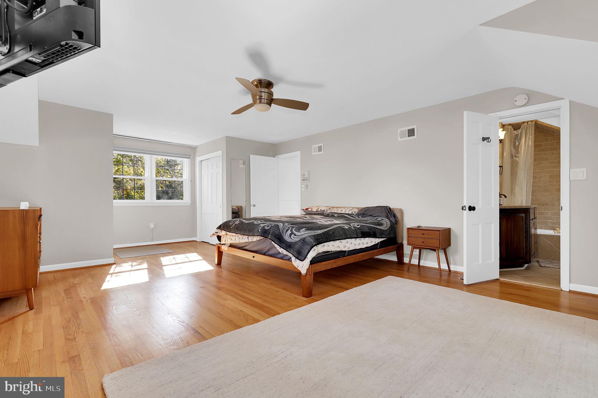 WILLIAMSBURG GARDENS - Residential