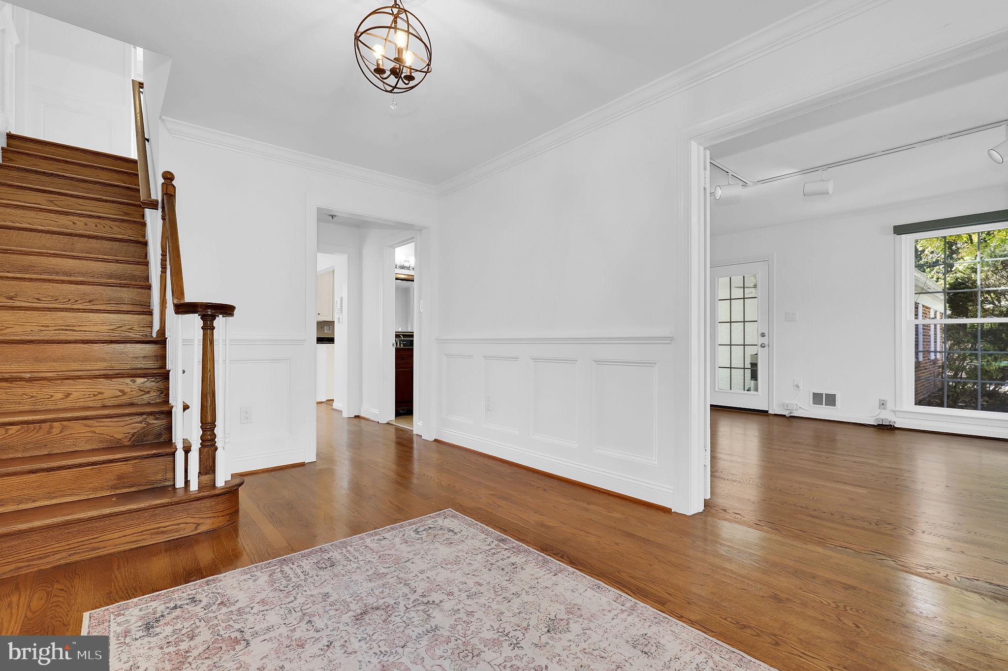 WILLIAMSBURG GARDENS - Residential