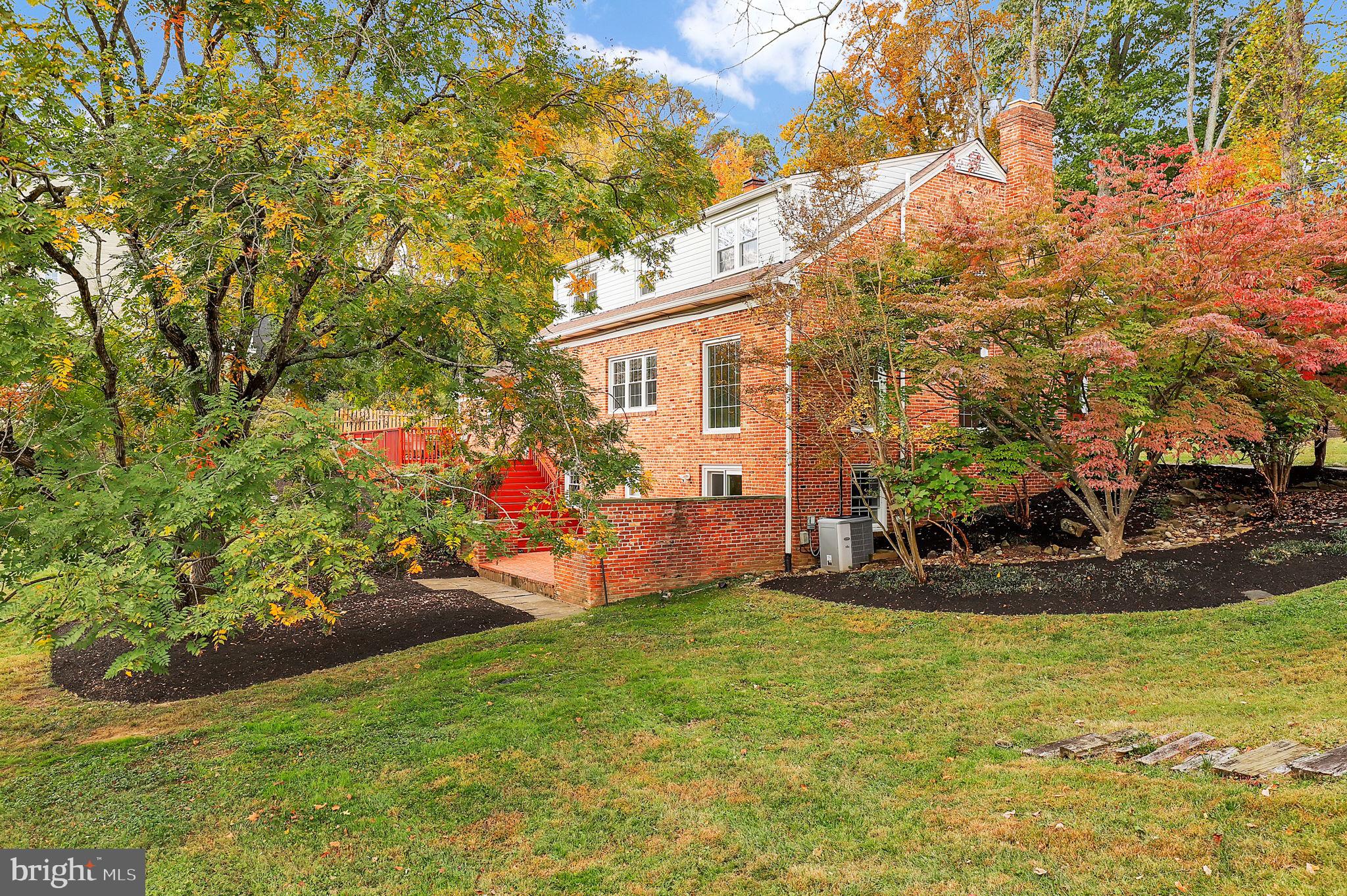 WILLIAMSBURG GARDENS - Residential