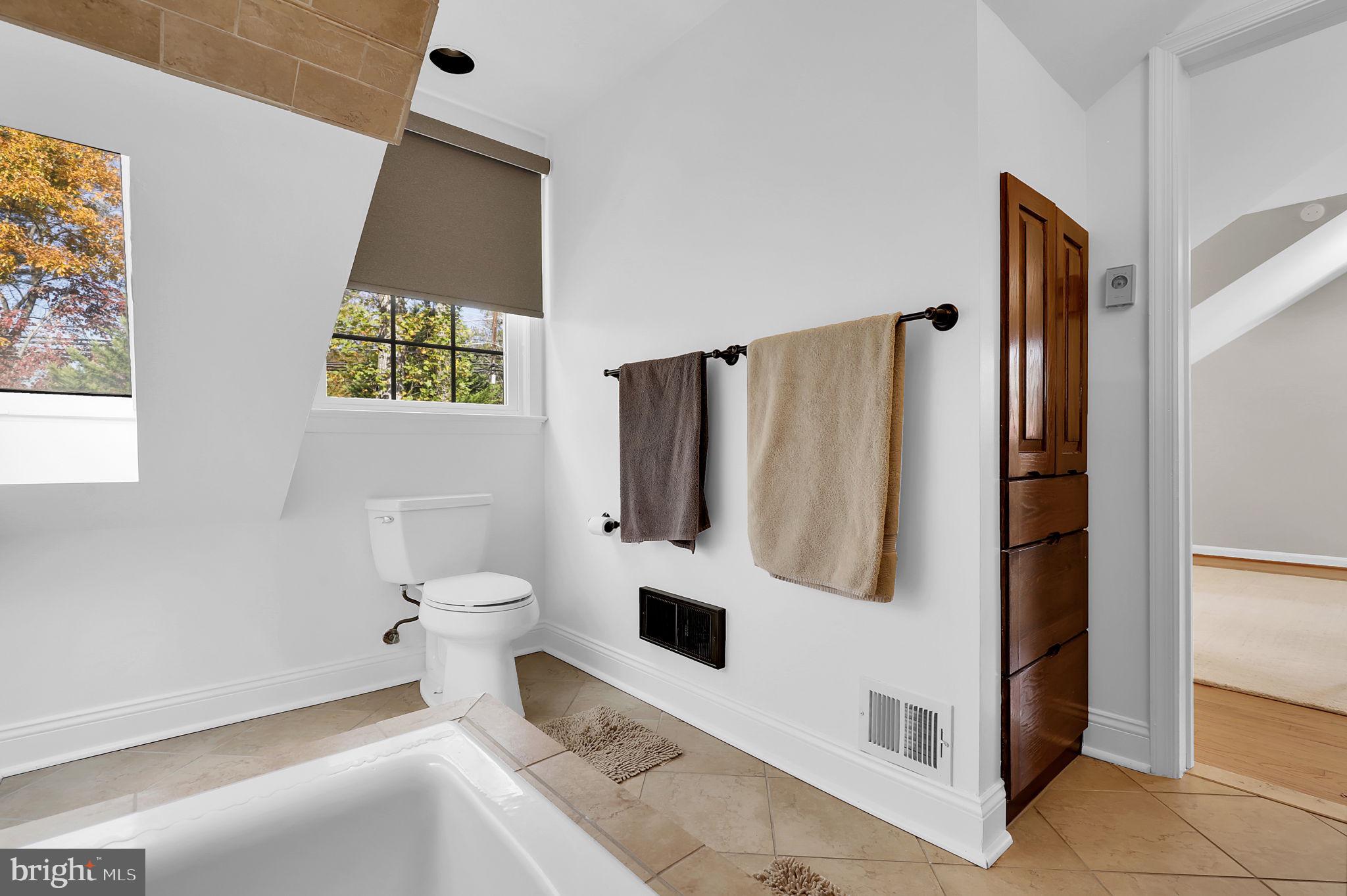 WILLIAMSBURG GARDENS - Residential