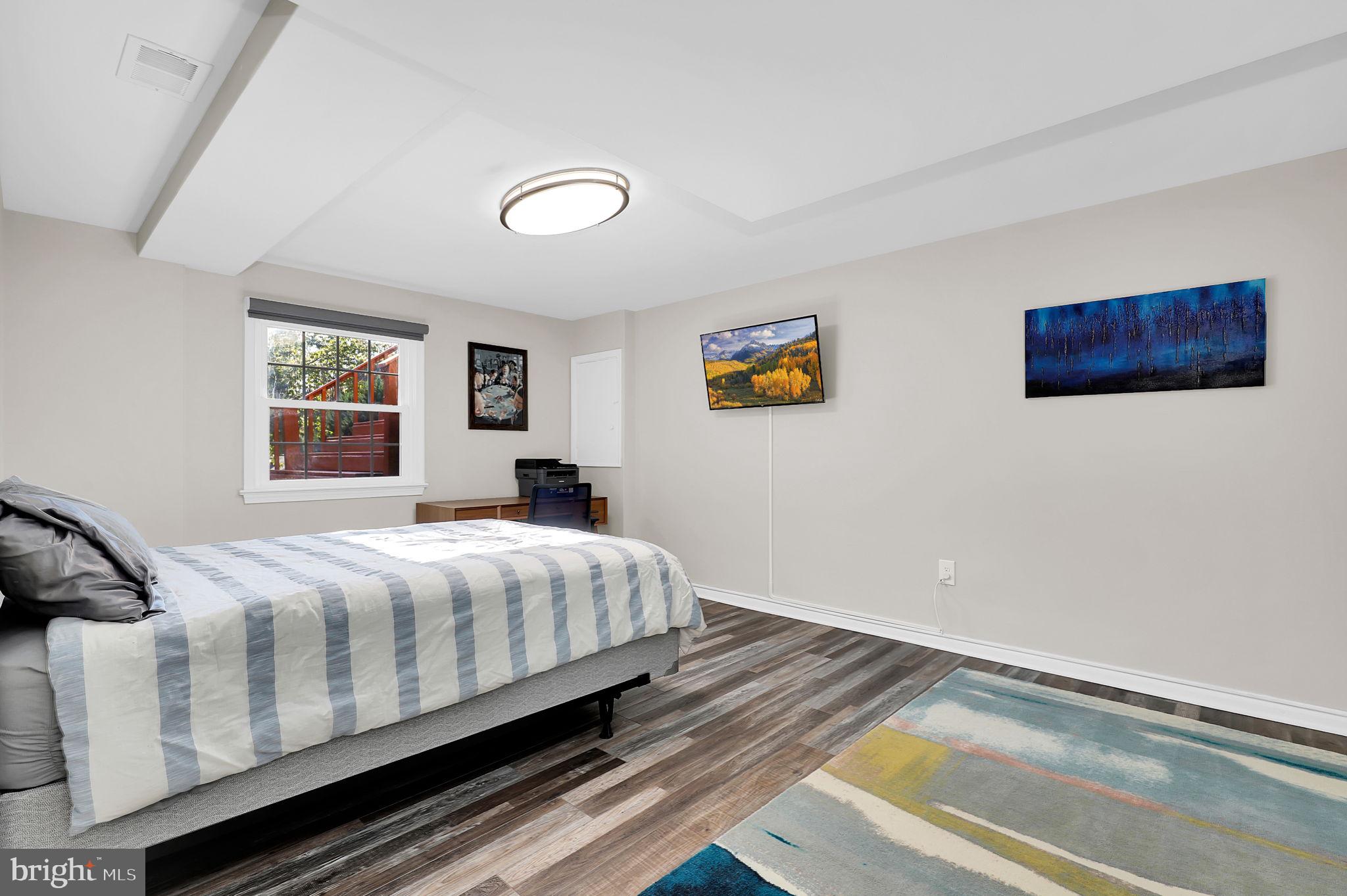 WILLIAMSBURG GARDENS - Residential