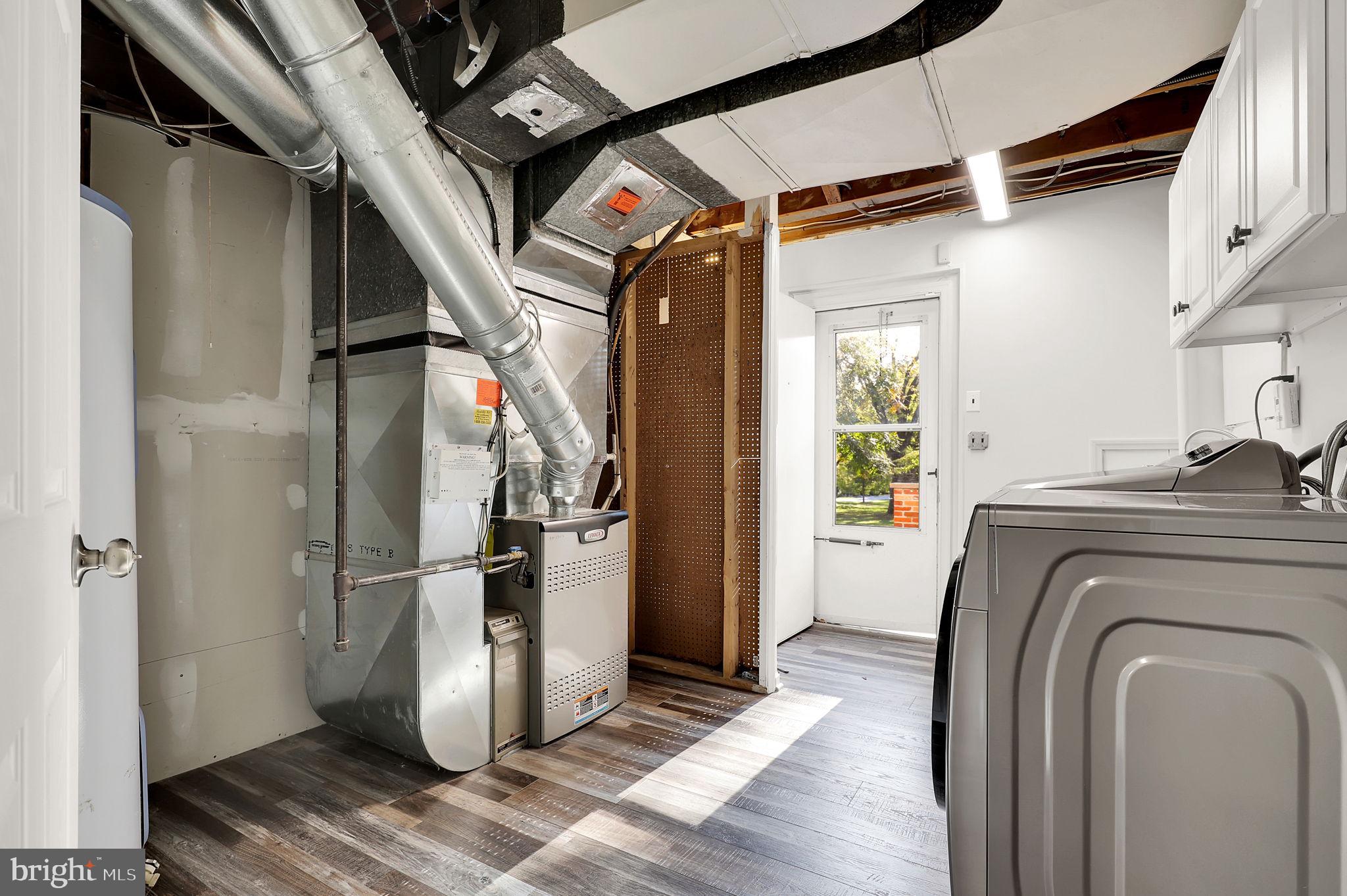 WILLIAMSBURG GARDENS - Residential