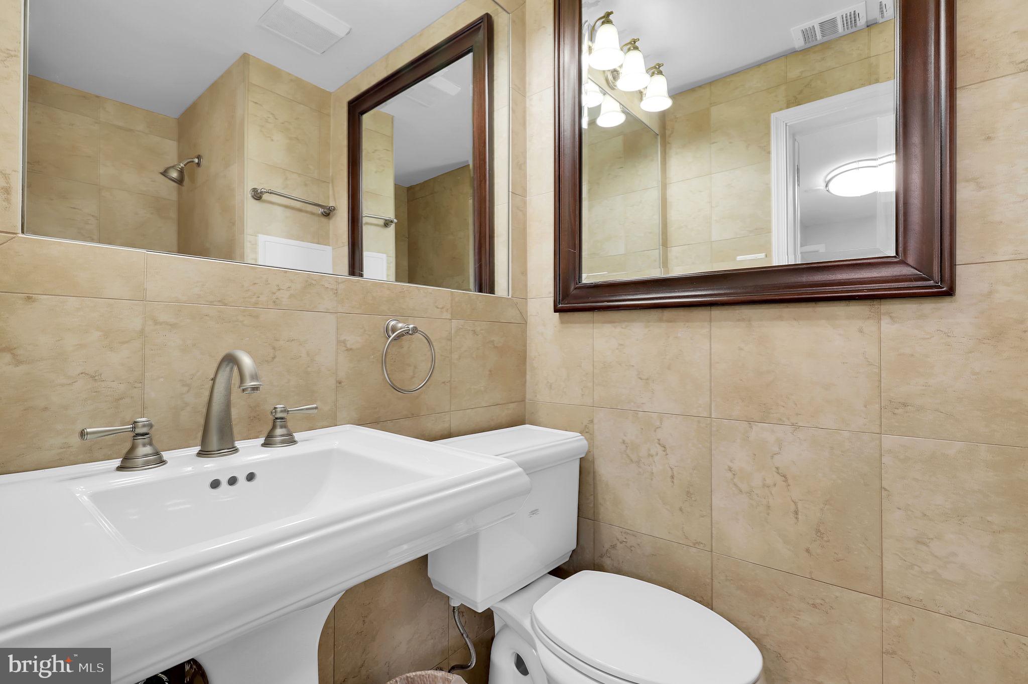 WILLIAMSBURG GARDENS - Residential