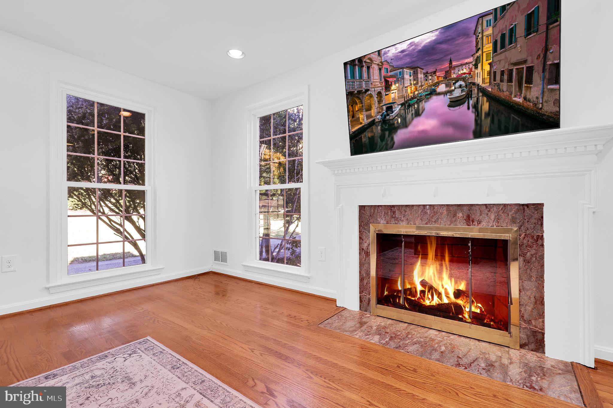 WILLIAMSBURG GARDENS - Residential