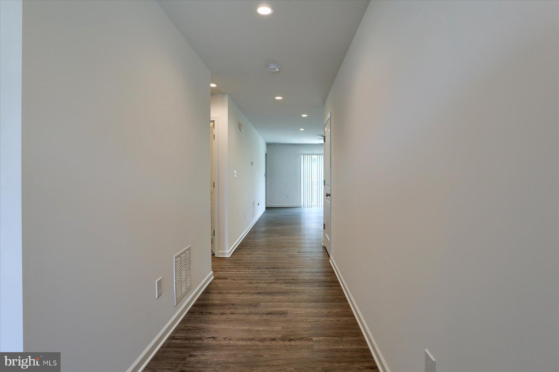 519 CAMBRIDGE LANE