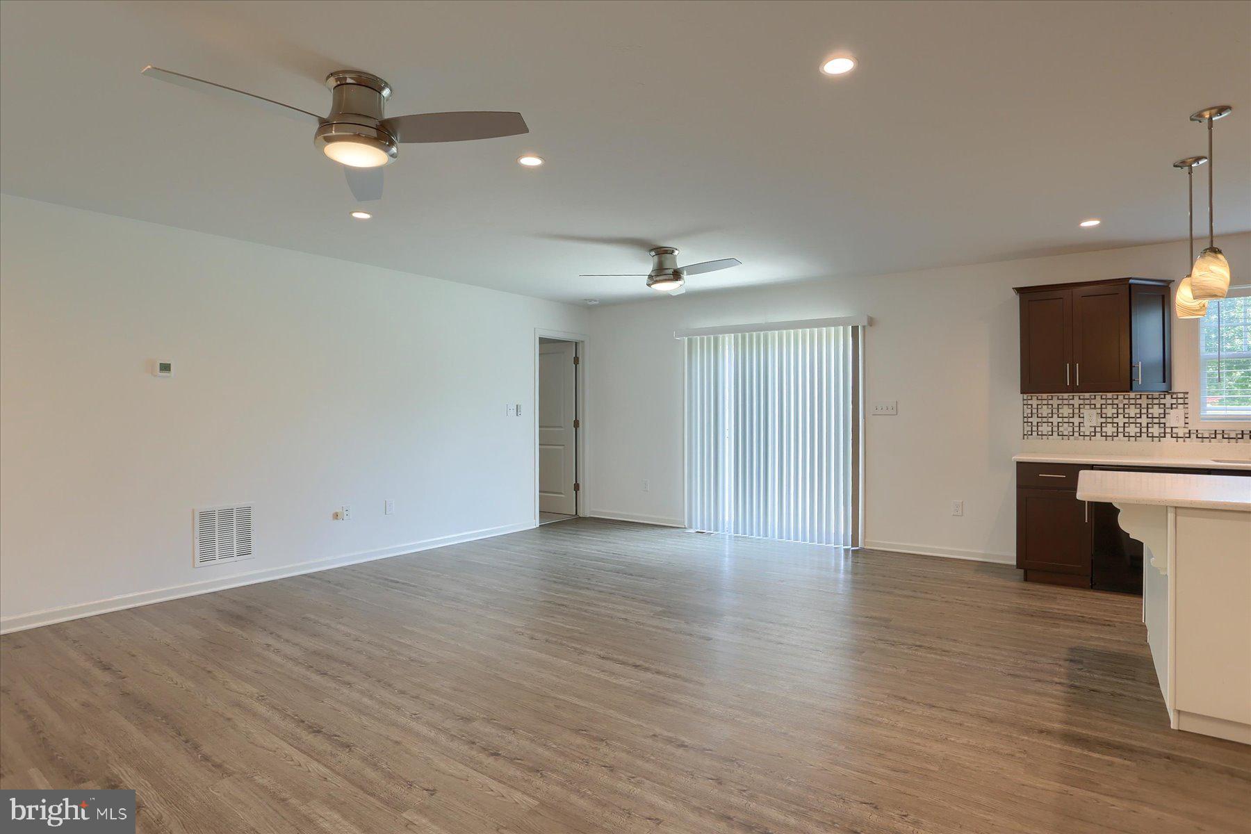 519 CAMBRIDGE LANE