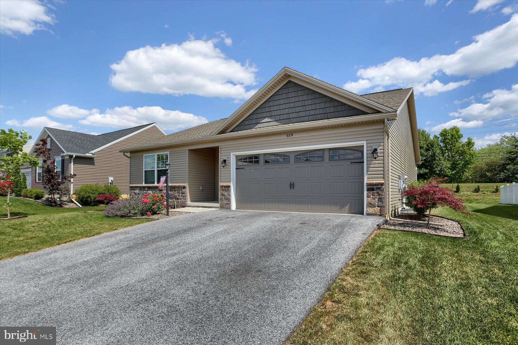 519 CAMBRIDGE LANE