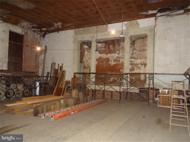 OLDE KENSINGTON - Commercial Sale