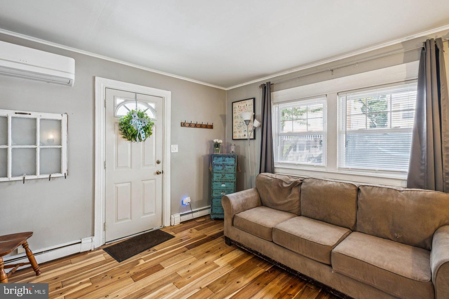 916 CEDAR STREET