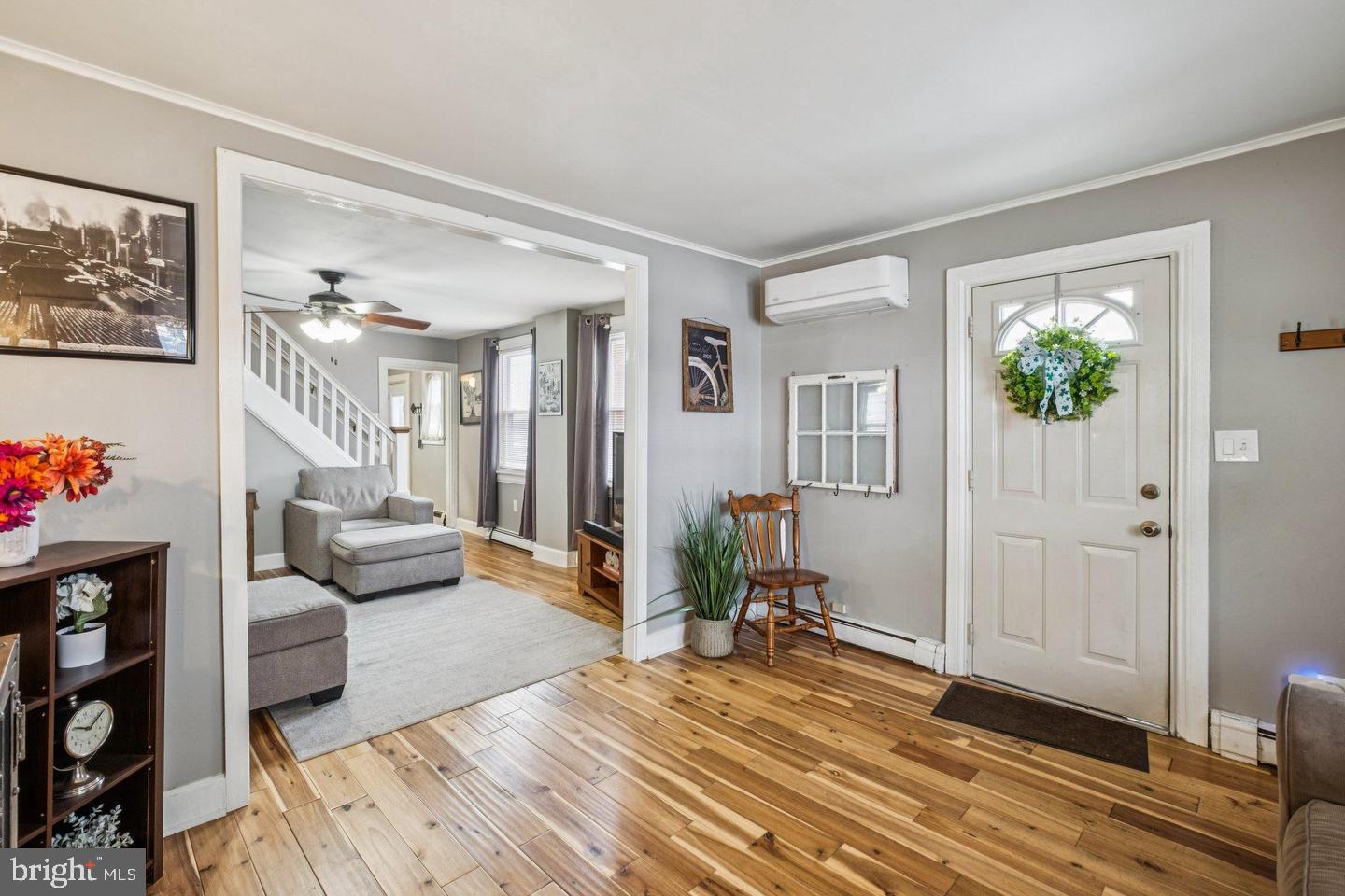 916 CEDAR STREET