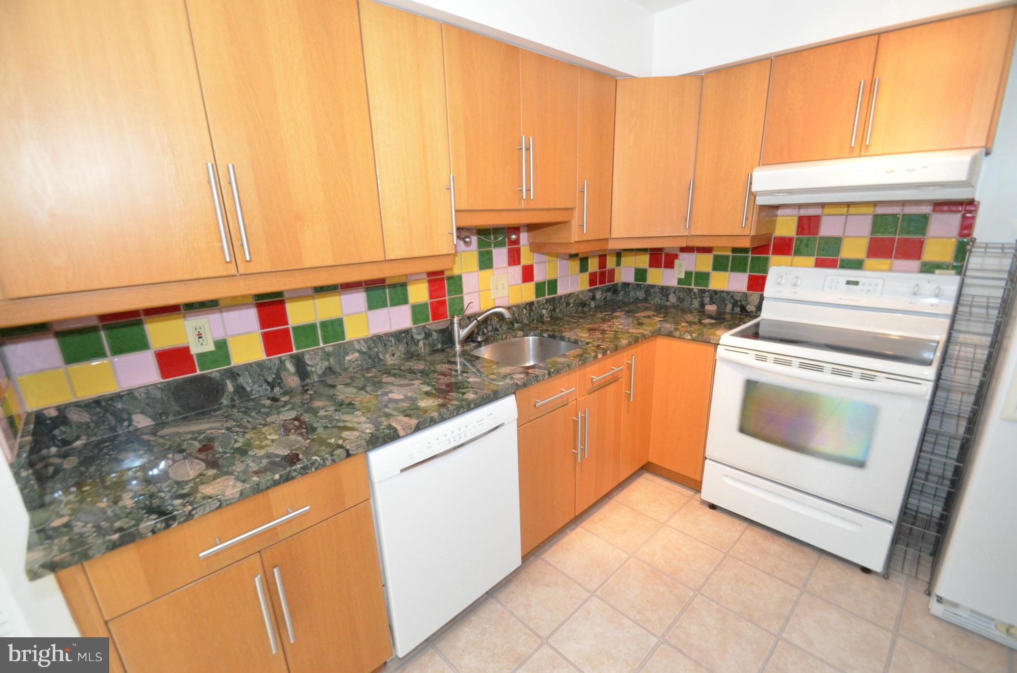 KINGSTOWNE - Residential Lease