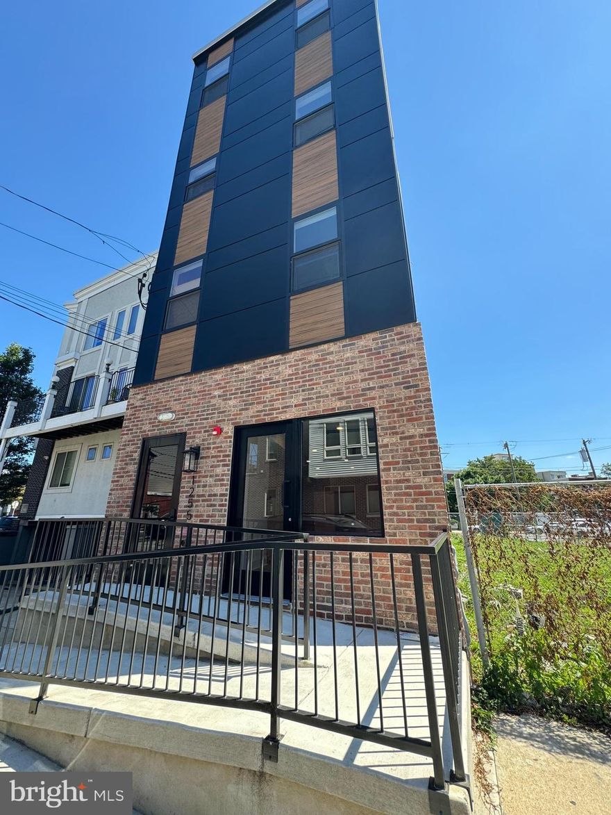 255 Leopard St #1 offers a versatile storefront opportunity in one of Philadelphia’s most vibrant neighborhoods. Located just steps from The Piazza, this space benefits from high visibility, consistent foot traffic, and proximity to some of Fishtown and Northern Liberties’ most popular restaurants, shops, and entertainment venues.

The unit features an open layout, ideal for retail, office, creative studio, or boutique use. Large front windows provide excellent natural light and street exposure, while the flexible floor plan allows for easy customization to fit your business needs.

Seize the chance to establish your brand in one of the city’s fastest-growing corridors with a strong mix of local and national tenants.