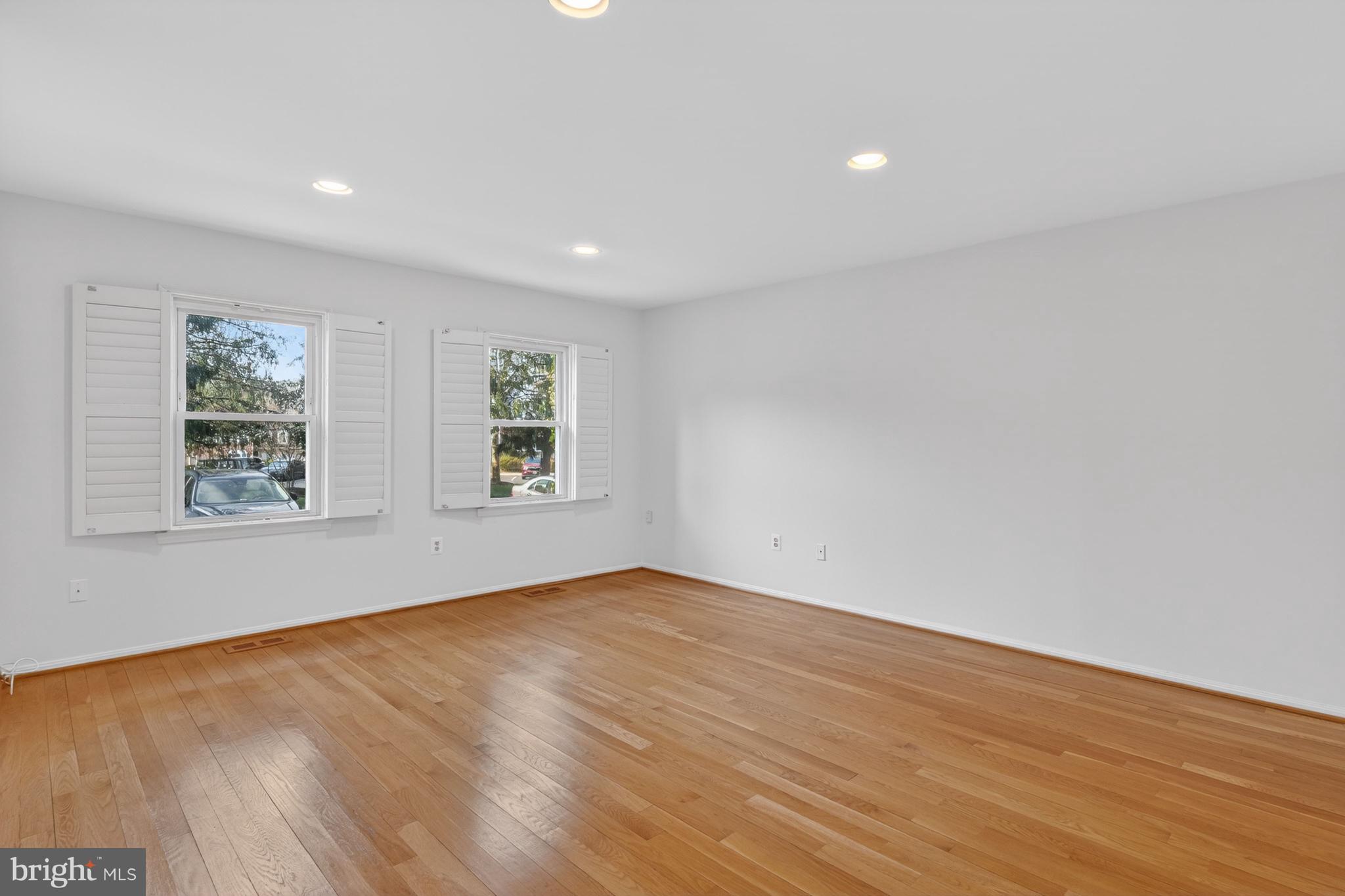 INVERNESS KNOLLS - Residential