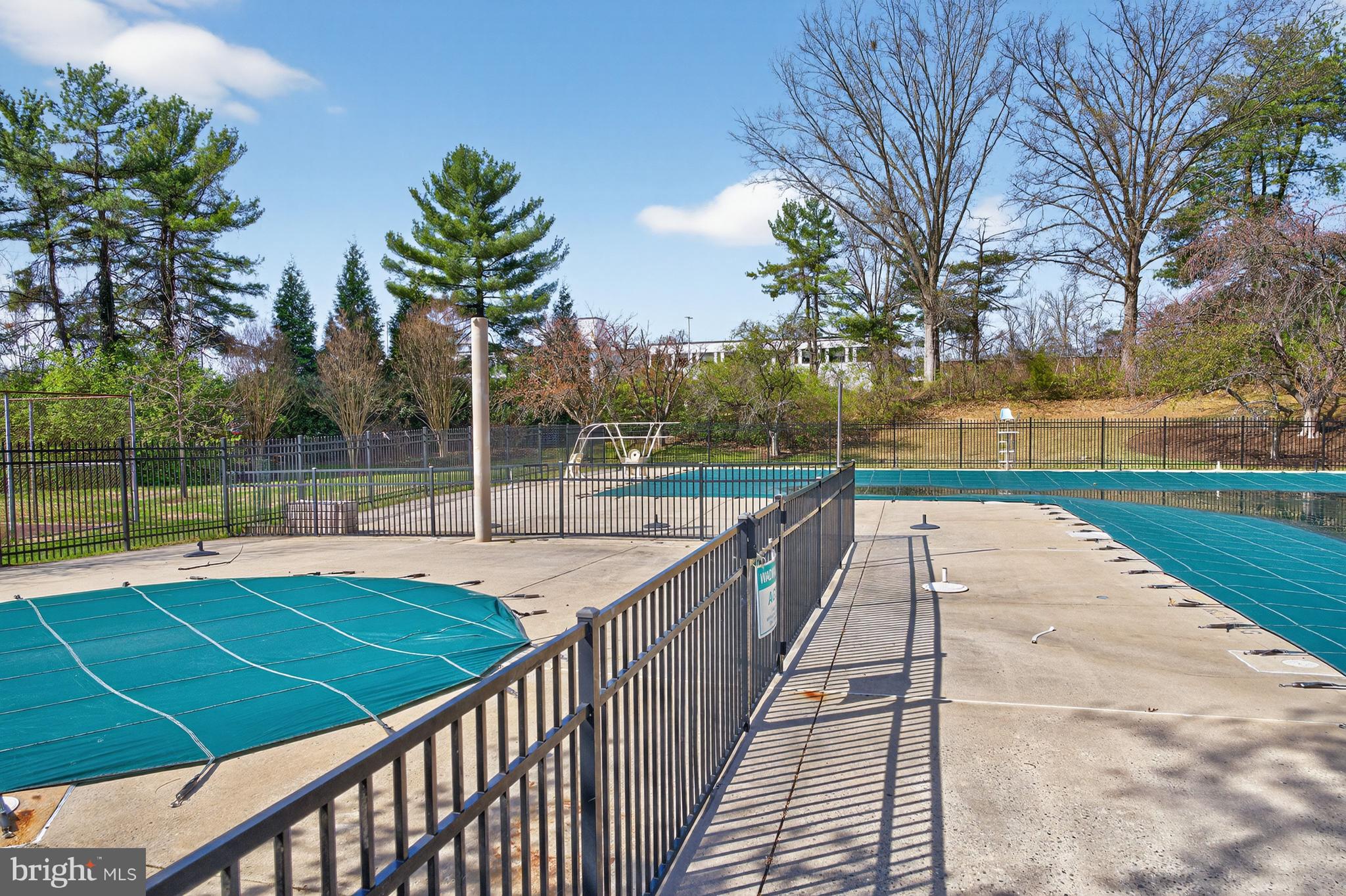 INVERNESS KNOLLS - Residential