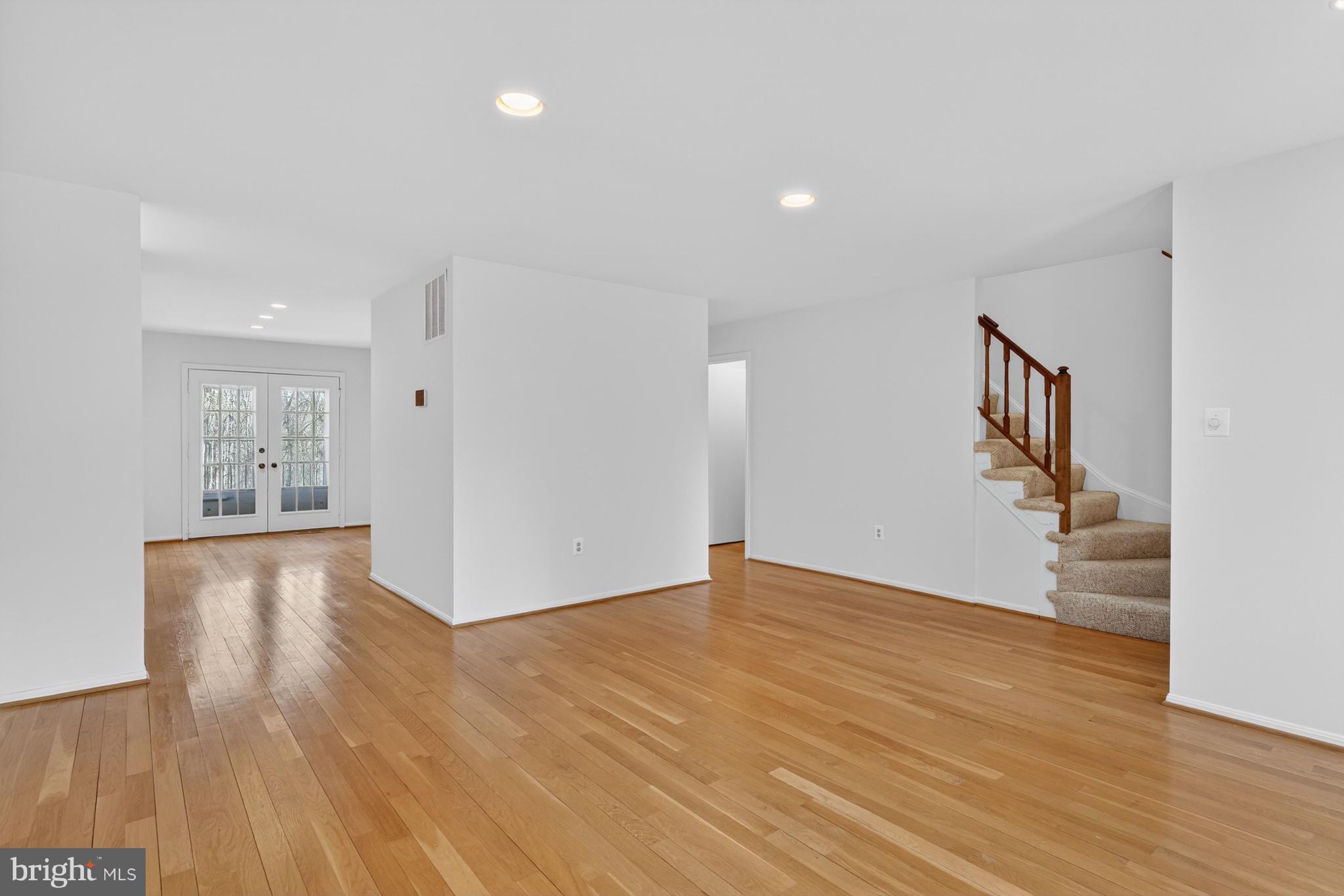 INVERNESS KNOLLS - Residential