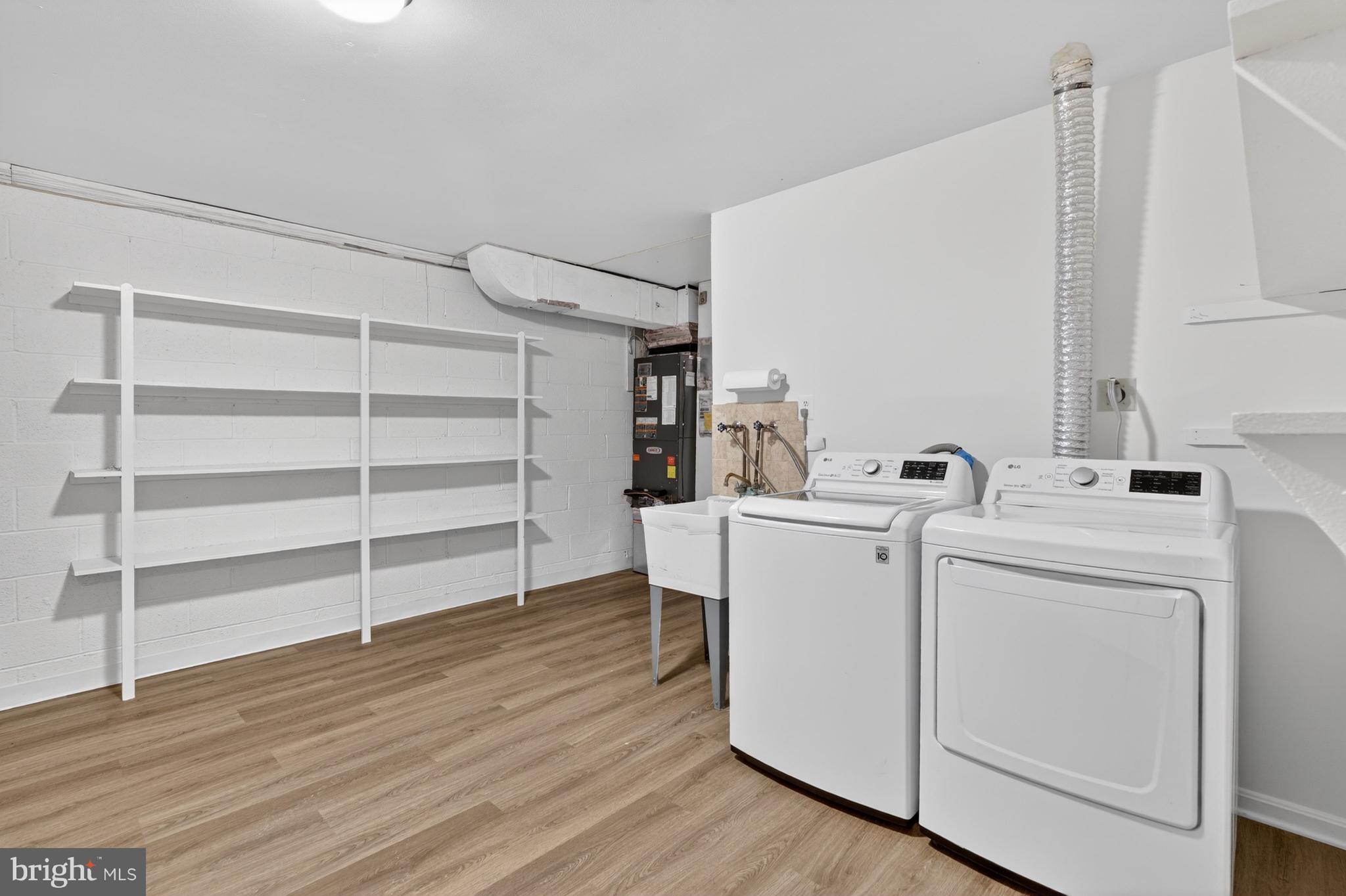 INVERNESS KNOLLS - Residential