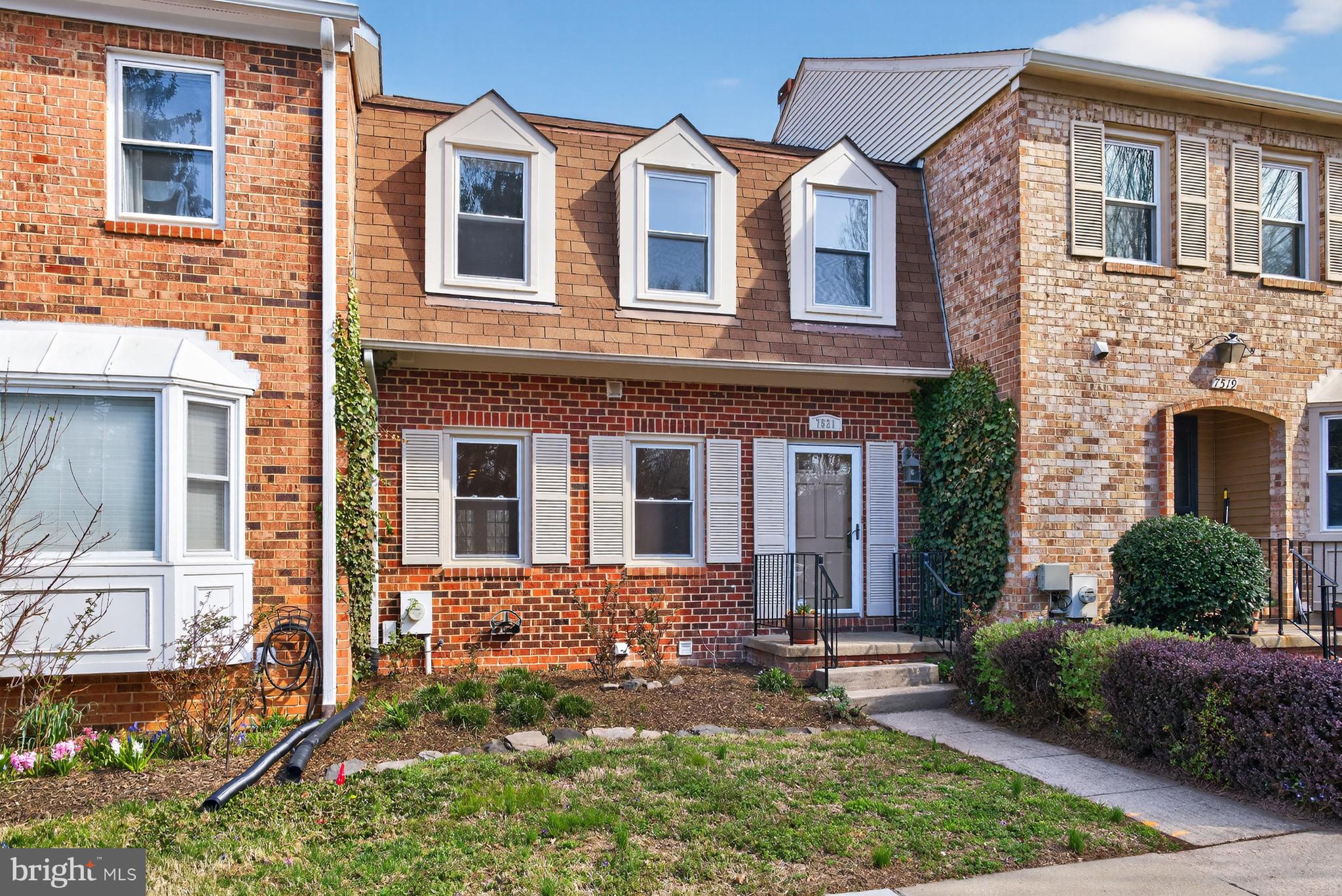 INVERNESS KNOLLS - Residential