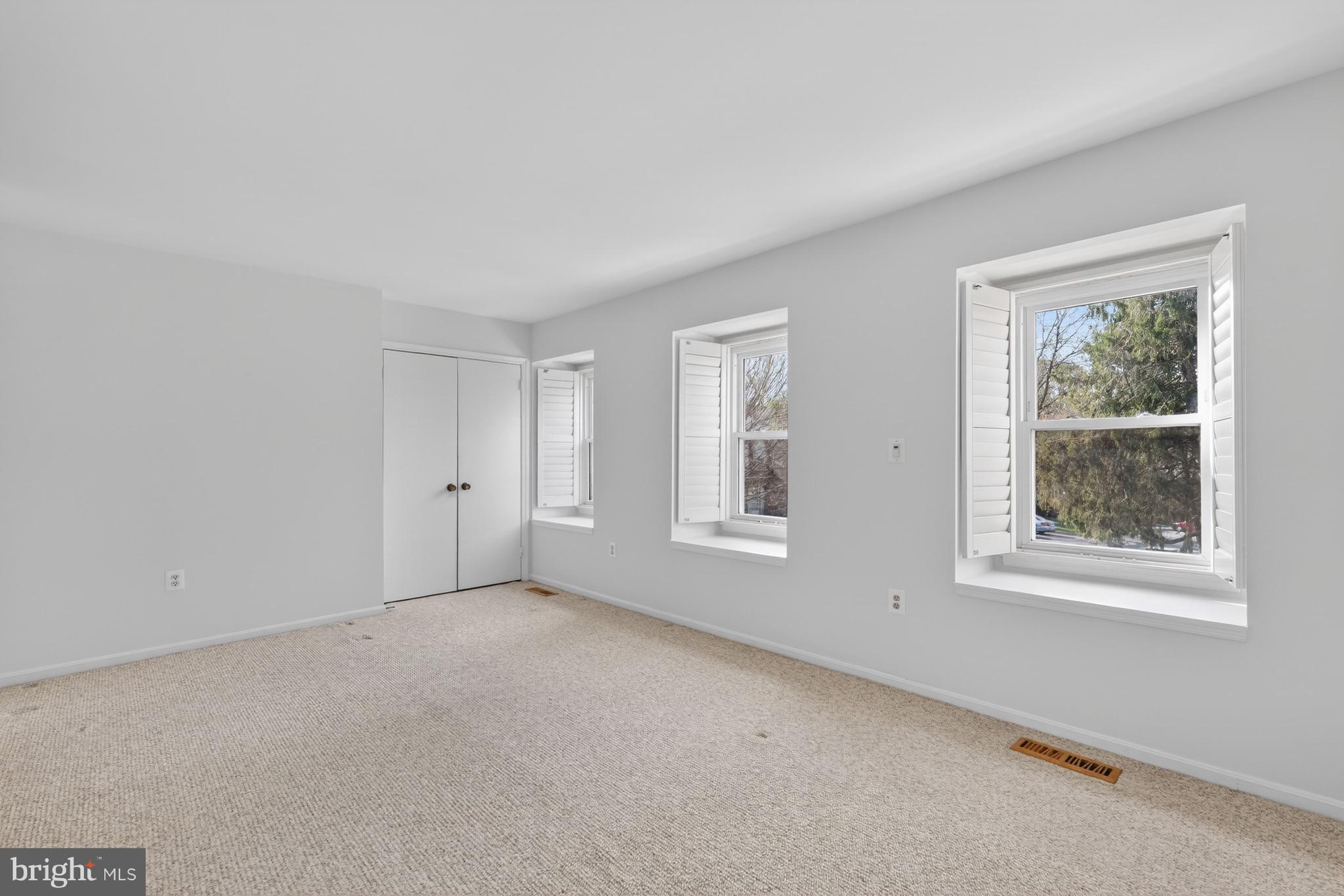 INVERNESS KNOLLS - Residential