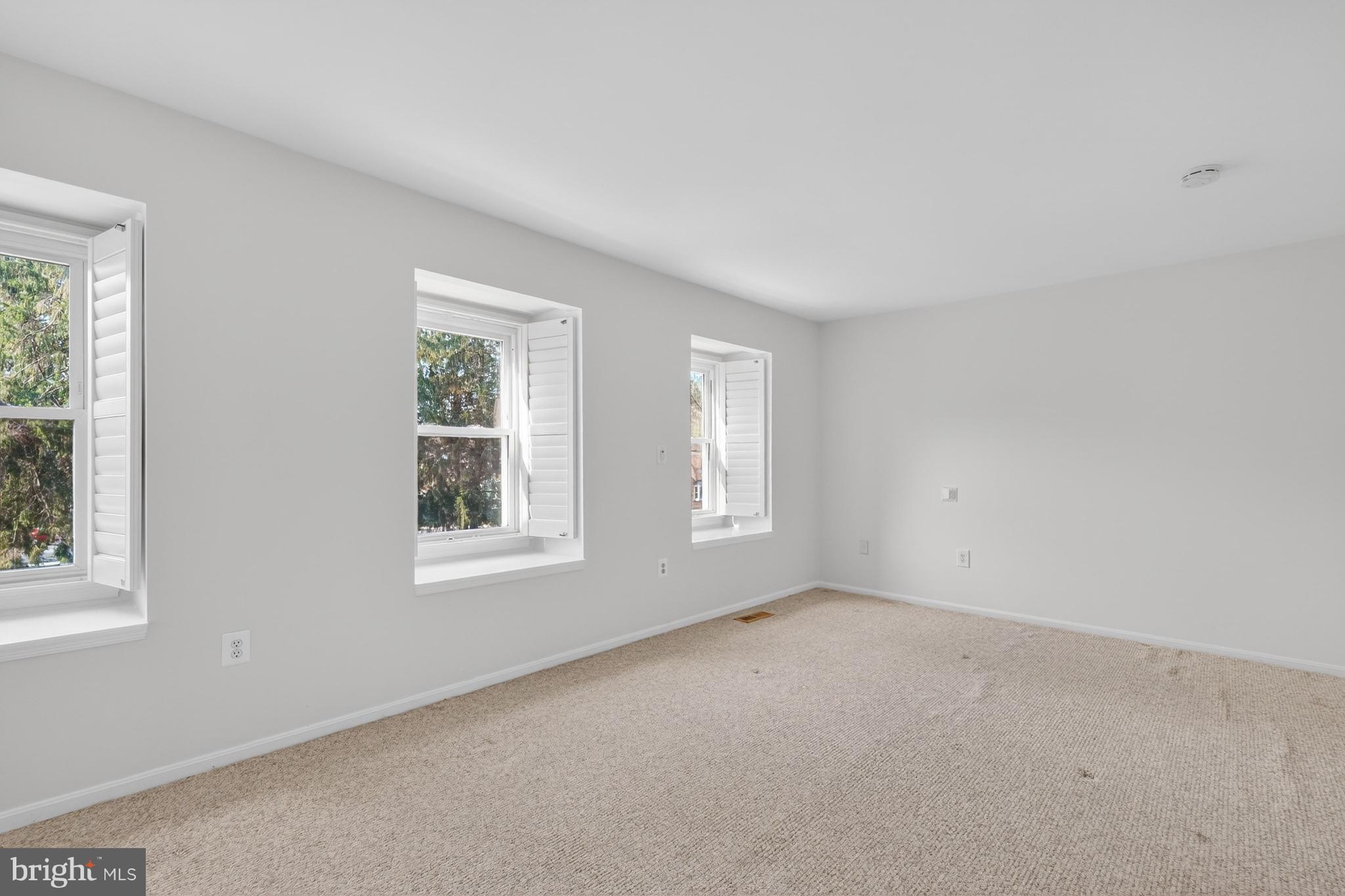 INVERNESS KNOLLS - Residential