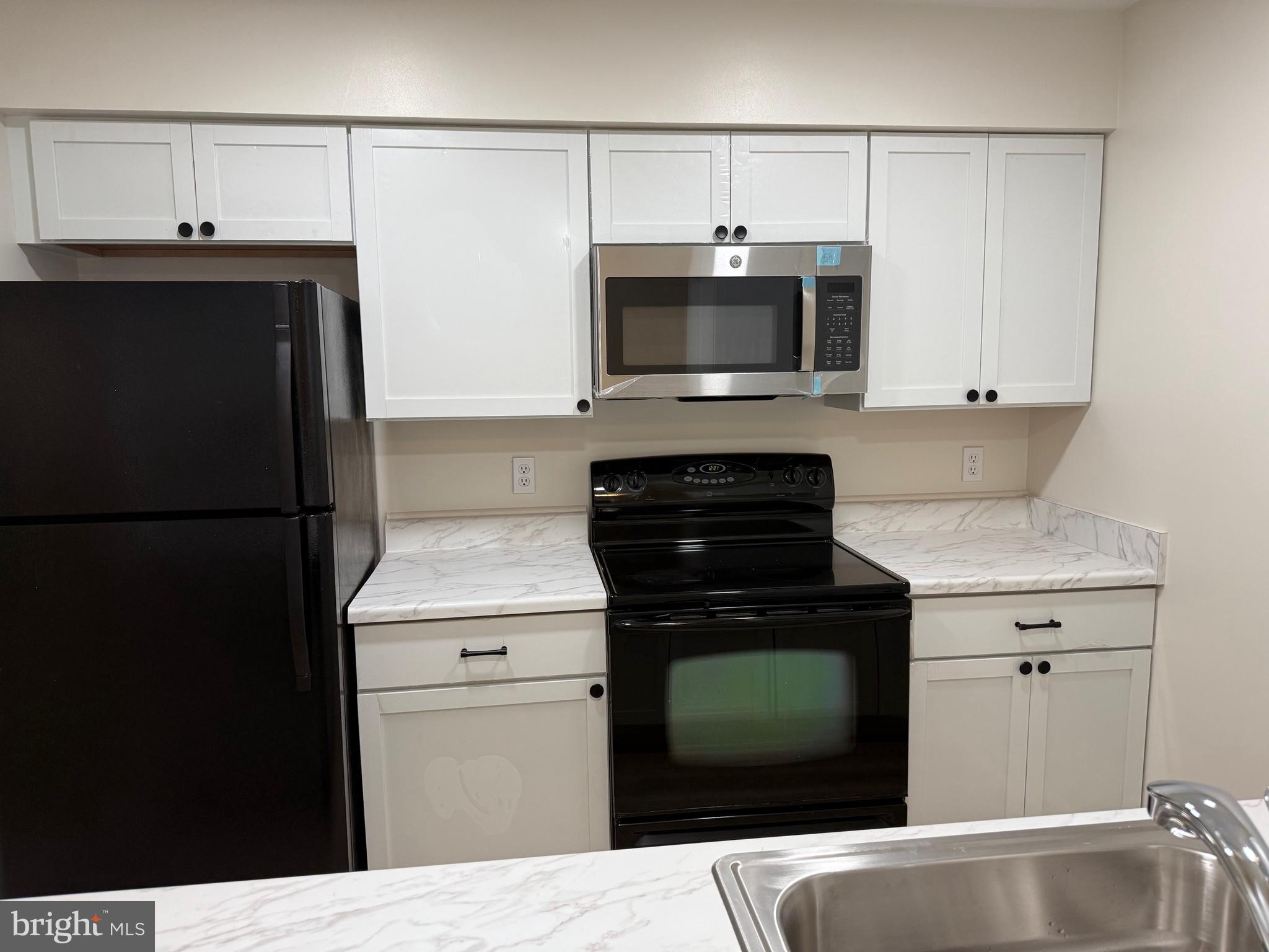 PONDS AT CLIFTON - Residential Lease